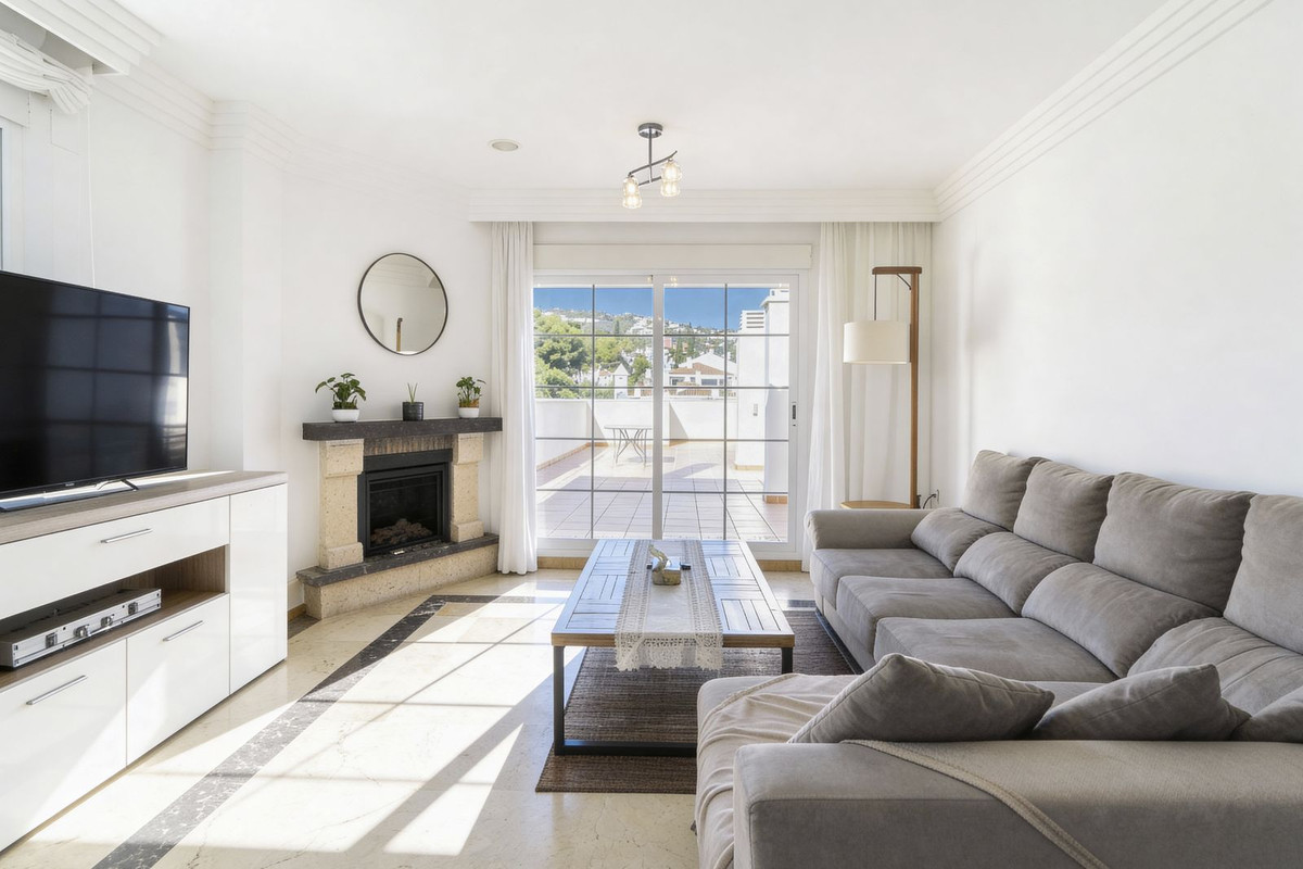 Piso de 3 Dormitorios y 2 Baños en venta en Río Real, Marbella