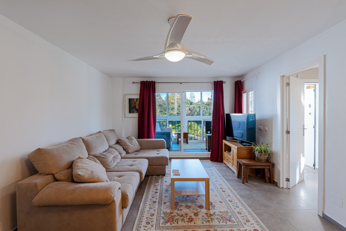 Casa Adosada de 3 Dormitorios y 3 Baños en venta en Estepona