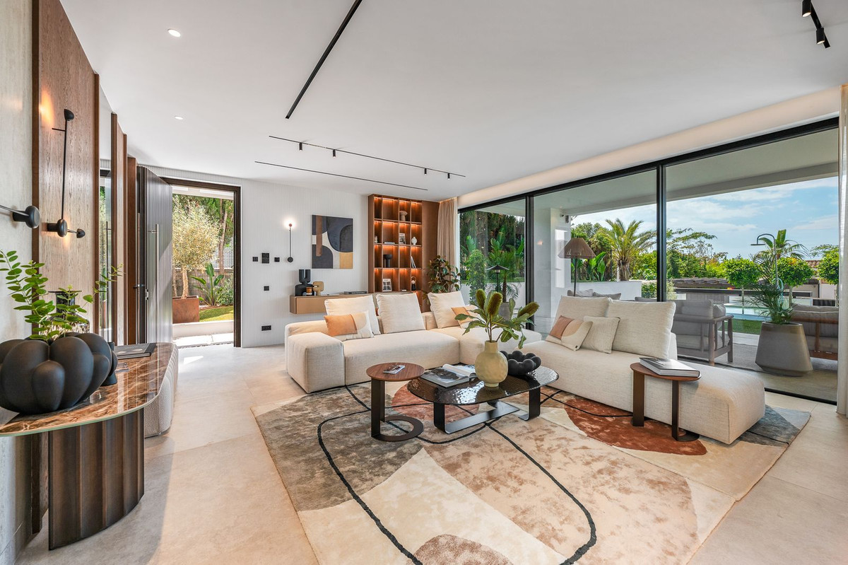 6 Bed, 8 Bath - Villa for Sale in Marbesa, Marbella