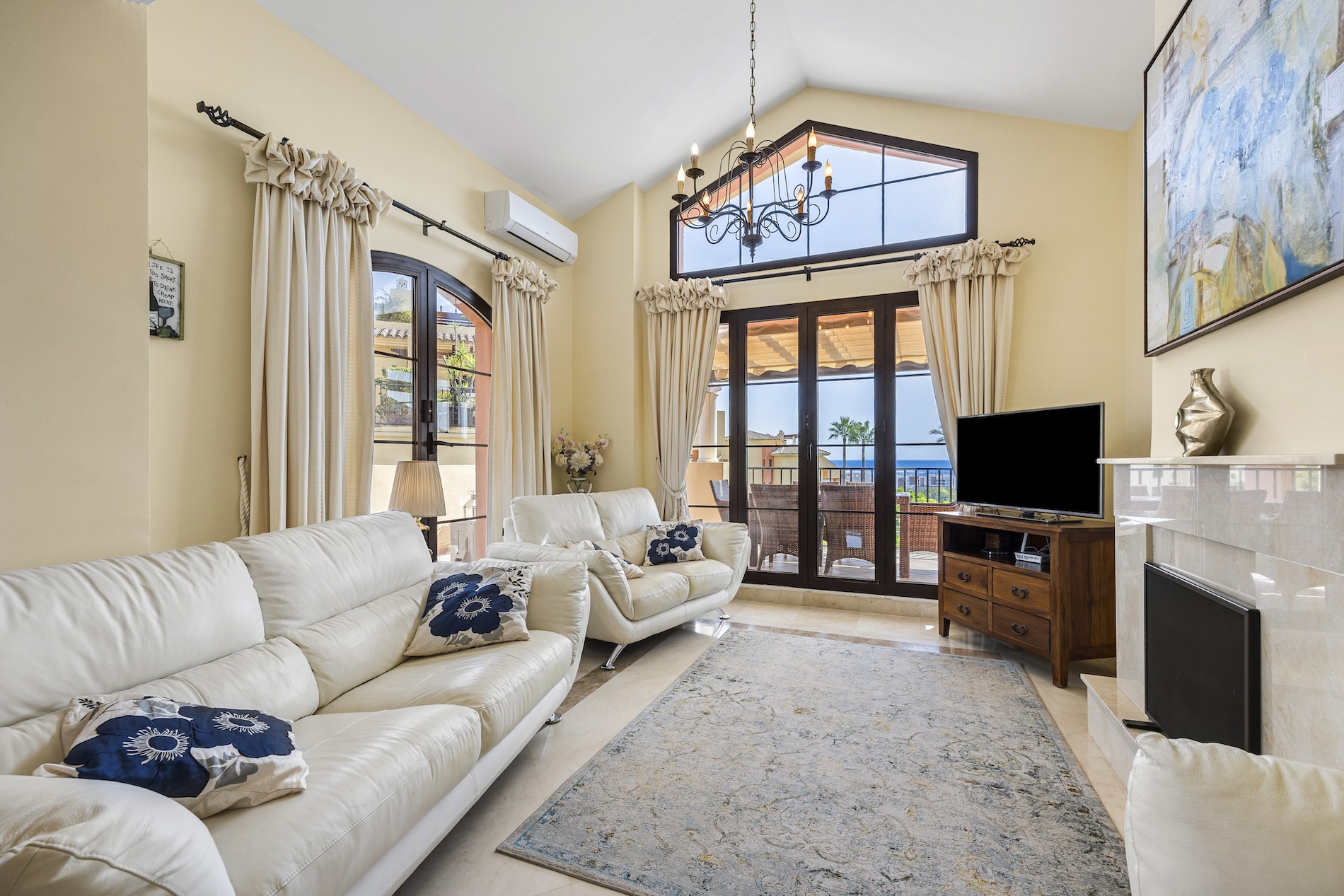 Ático de 3 Dormitorios en venta en Los Arqueros, Benahavís