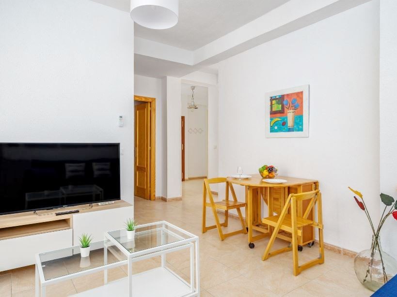 Piso de 2 Dormitorios en venta en Arroyo de la Miel, Benalmádena