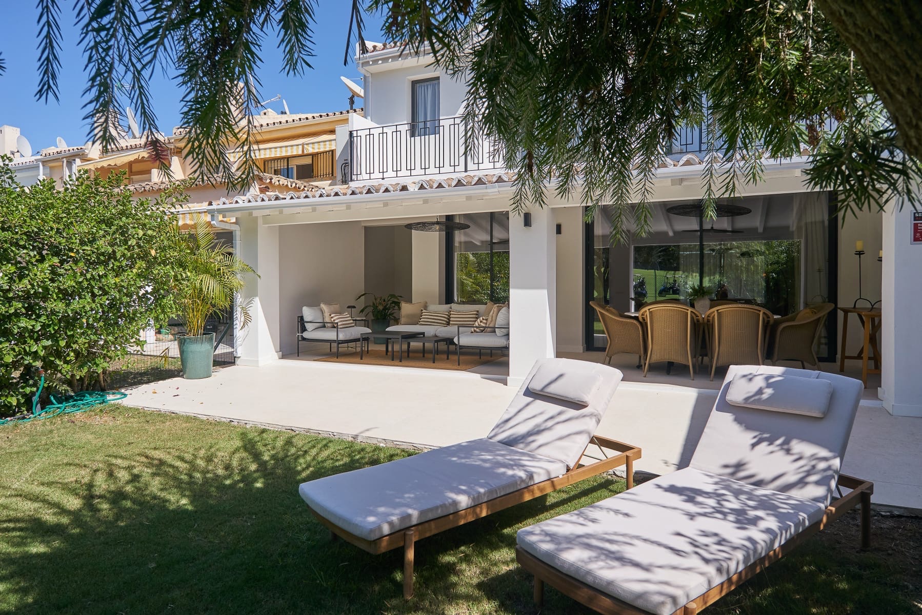 Casa Adosada de 4 Dormitorios y 4 Baños en venta en Nueva Andalucía, Marbella