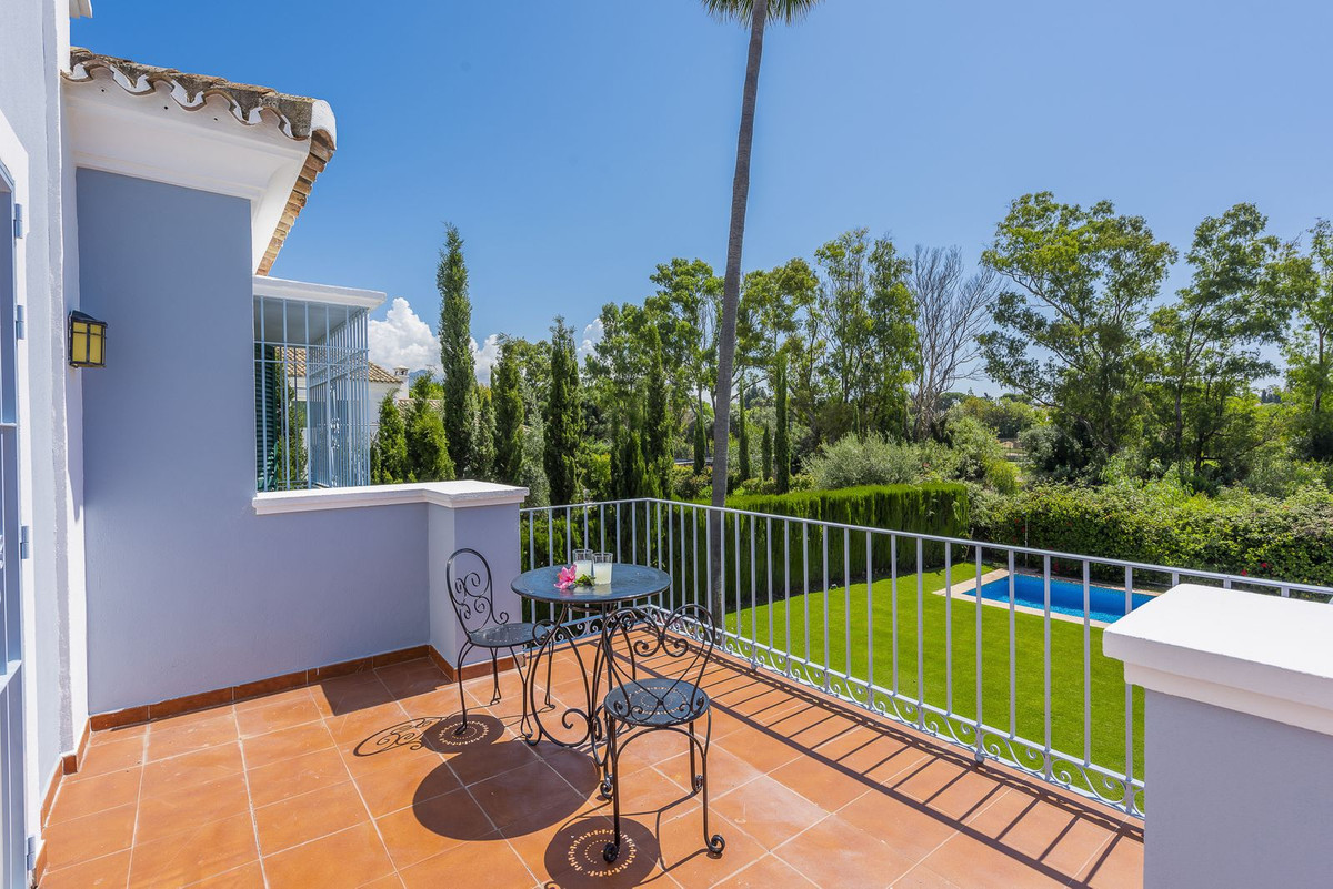 Casa de 4 Dormitorios y 4 Baños en alquiler en Guadalmina Baja, San Pedro de Alcántara