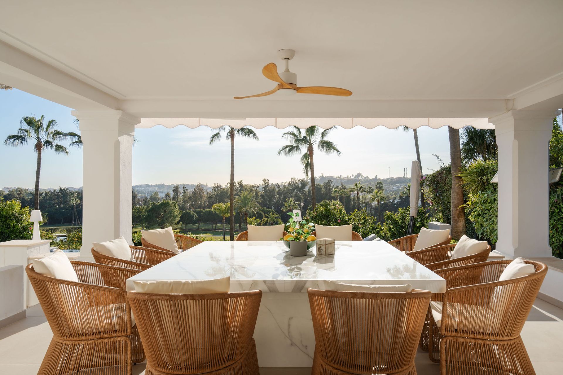 Casa de 5 Dormitorios en venta en Nueva Andalucía, Marbella