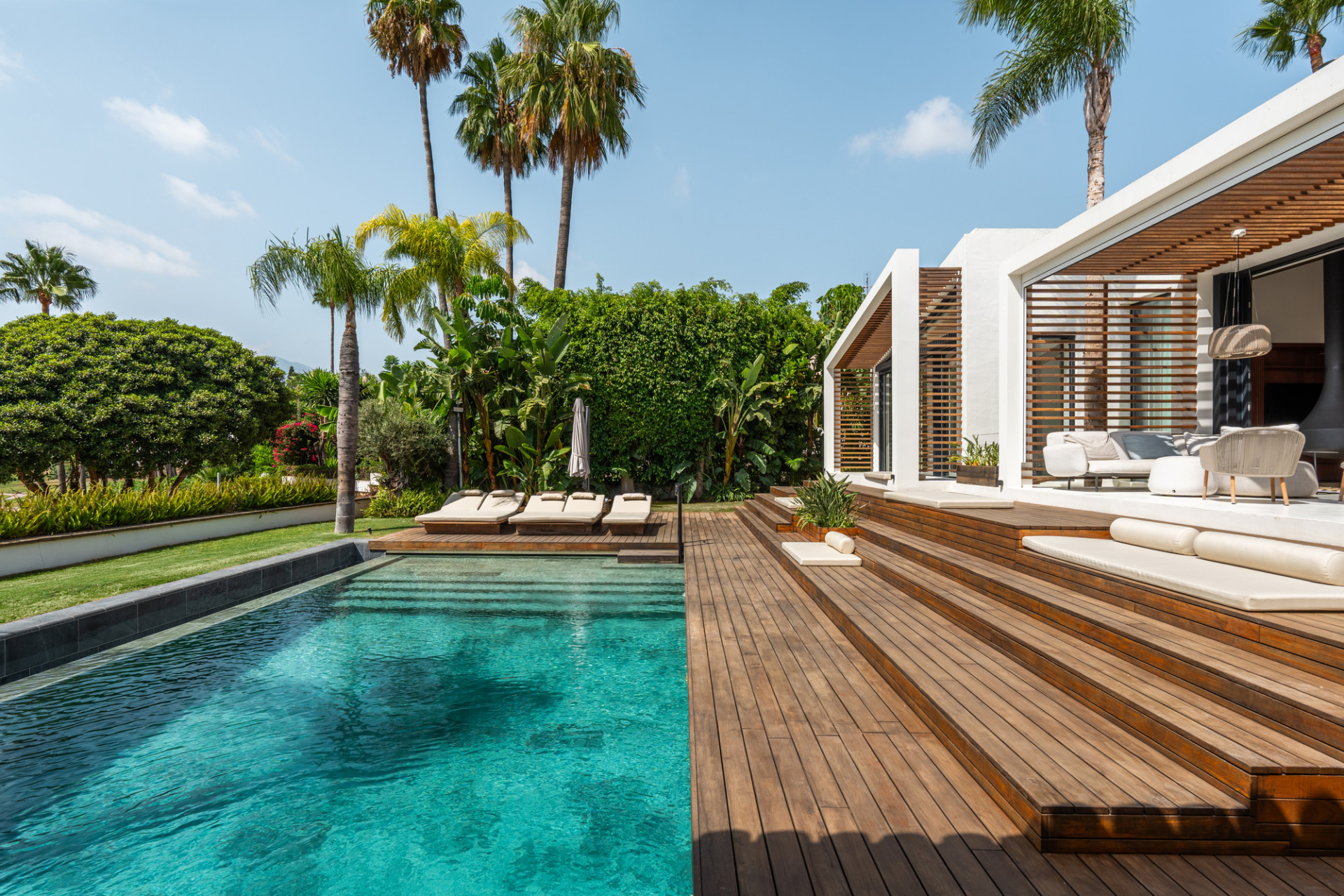 Casa de 5 Dormitorios y 7 Baños en venta en Nueva Andalucía, Marbella