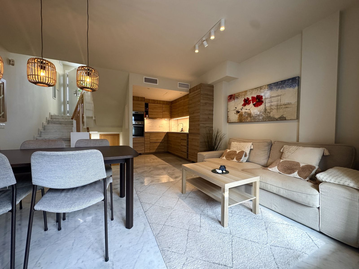 Casa Adosada de 3 Dormitorios y 4 Baños en venta en Riviera del Sol, Mijas