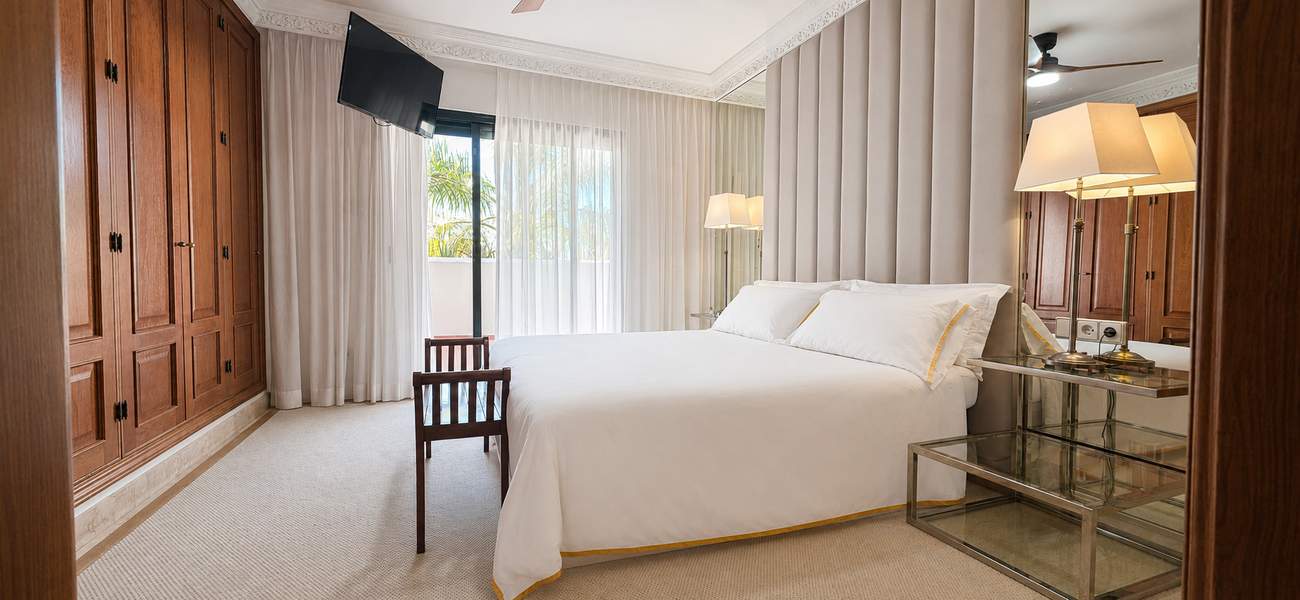 Casa de 5 Dormitorios y 4 Baños en alquiler en Milla de Oro, Marbella