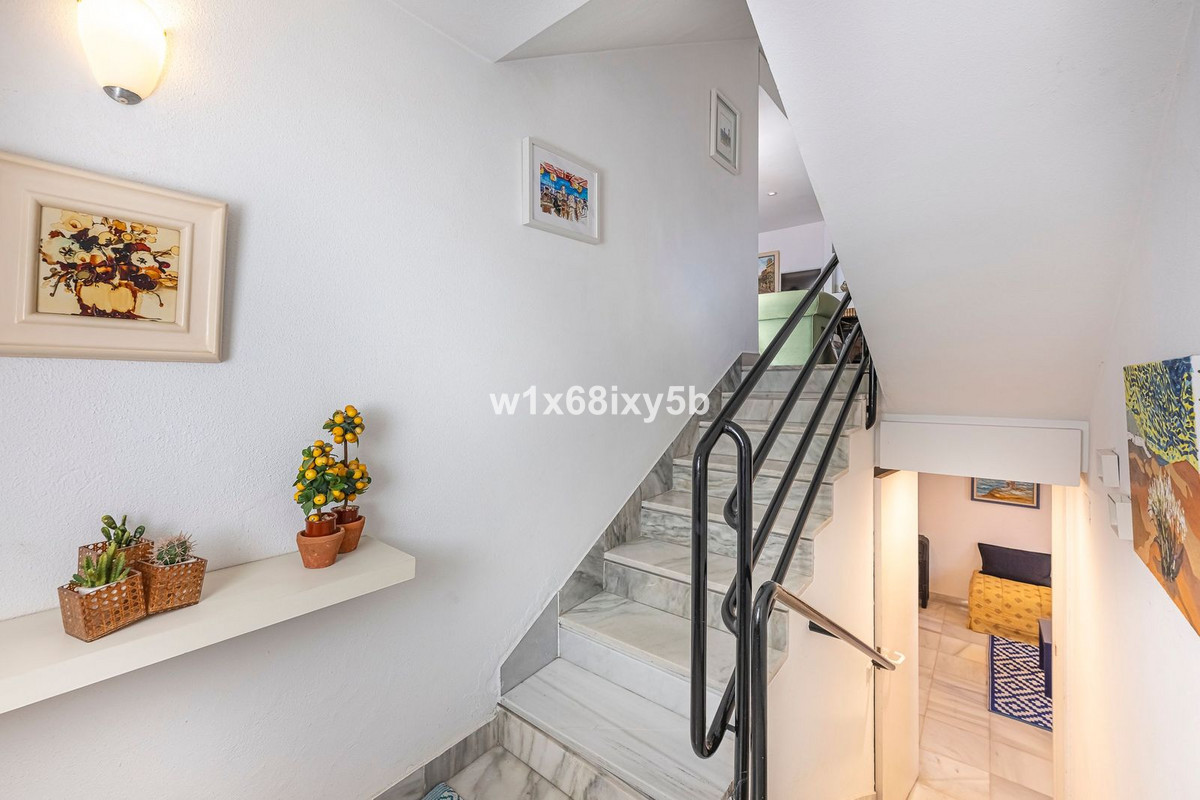 Casa Adosada de 2 Dormitorios y 2 Baños en venta en Cancelada