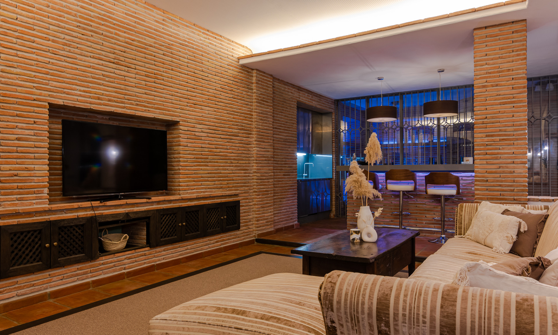 Casa de 7 Dormitorios y 7 Baños en venta en El Madroñal, Benahavís