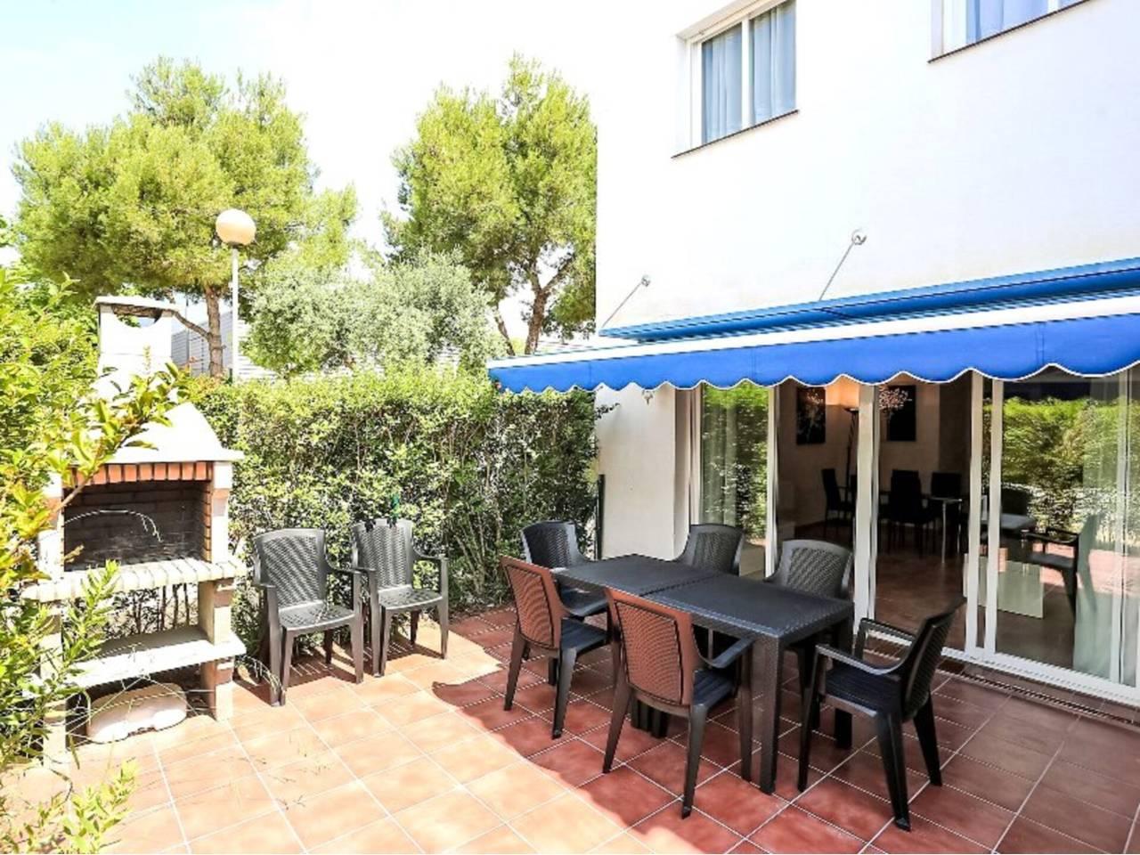 Casa Adosada de 3 Dormitorios y 2 Baños en venta en Salou