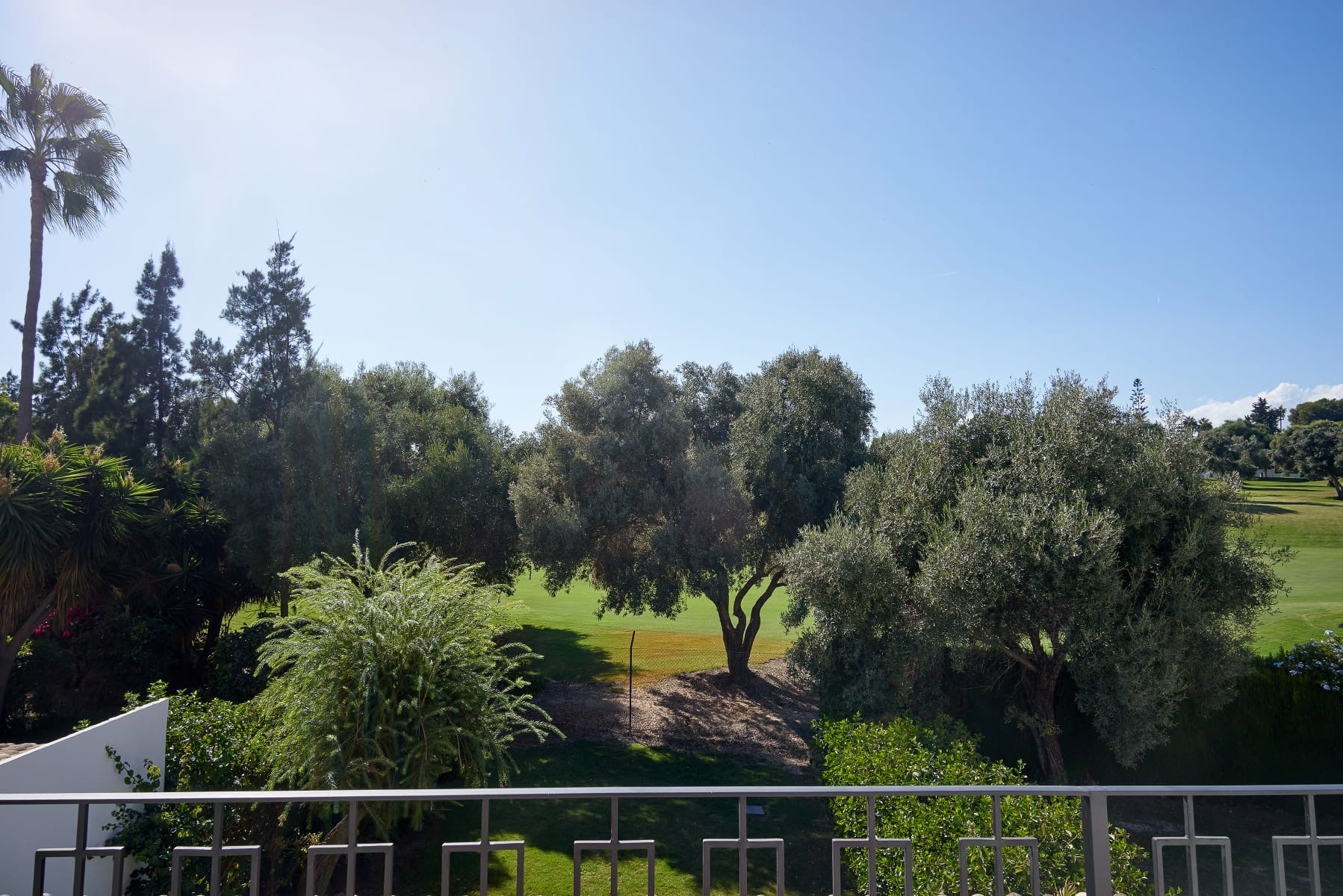Casa Adosada de 4 Dormitorios y 4 Baños en venta en Nueva Andalucía, Marbella