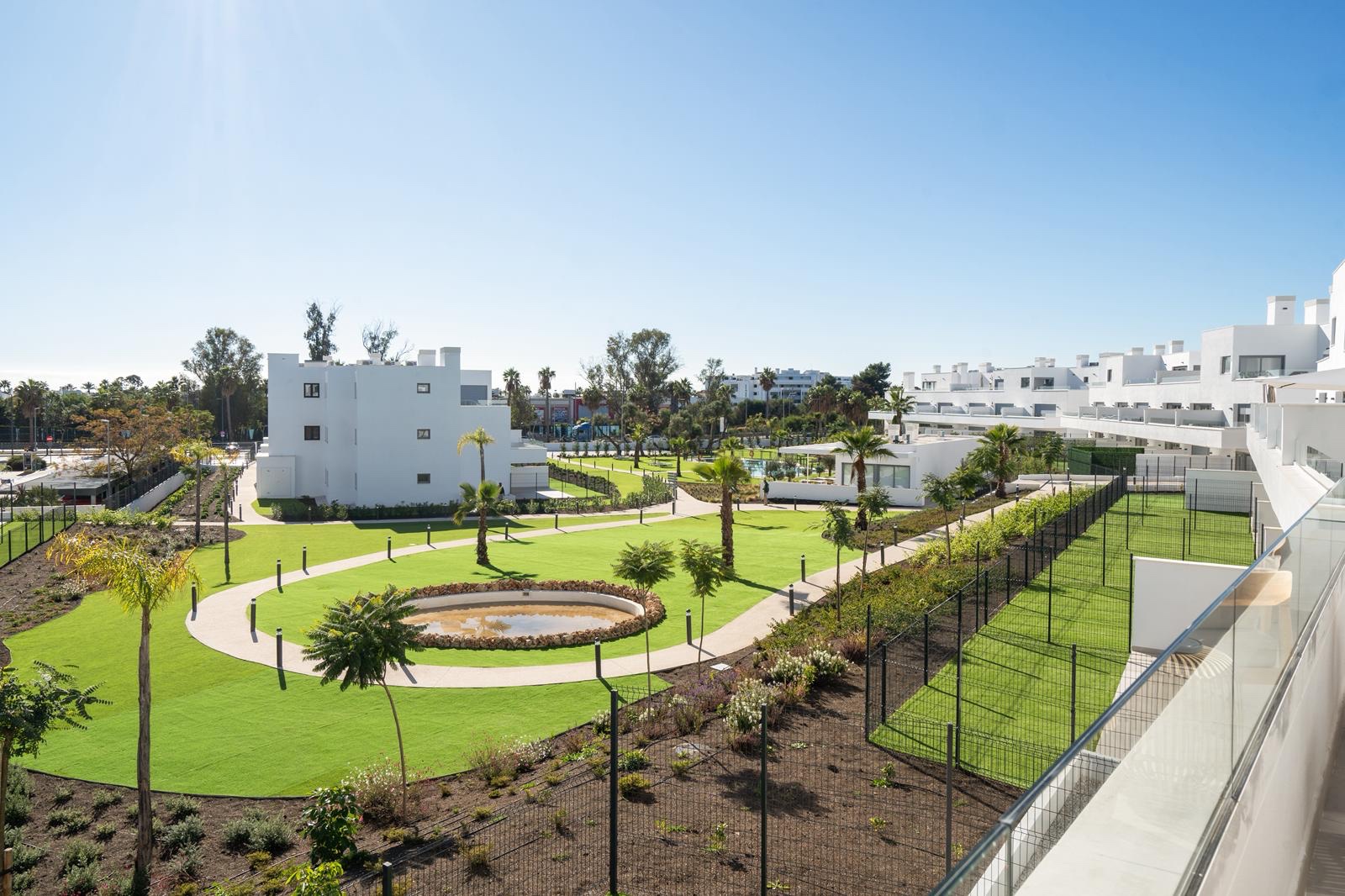 Piso de 3 Dormitorios en venta en Cancelada, Estepona