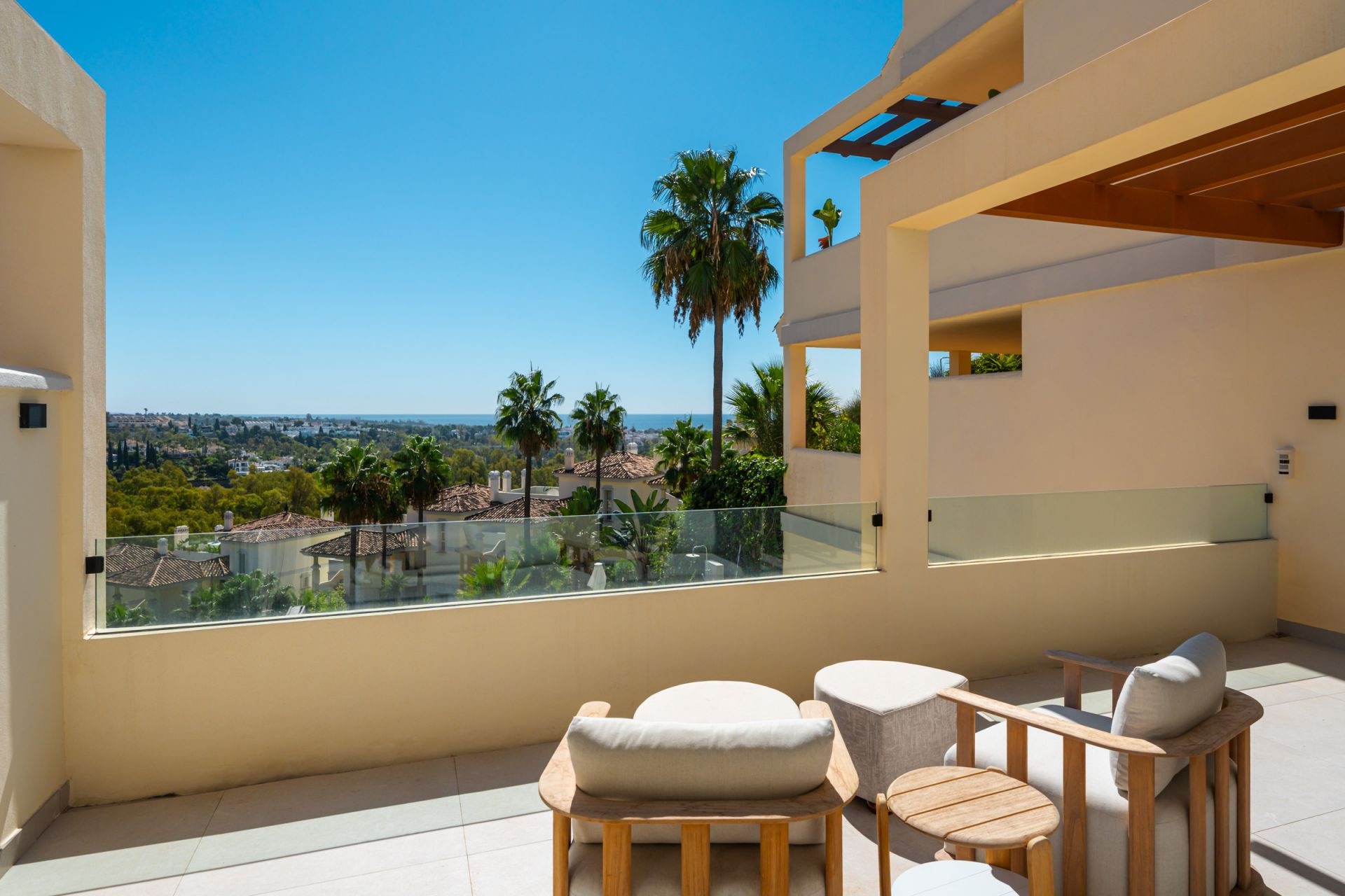 Piso de 3 Dormitorios y 2 Baños en venta en Nueva Andalucía