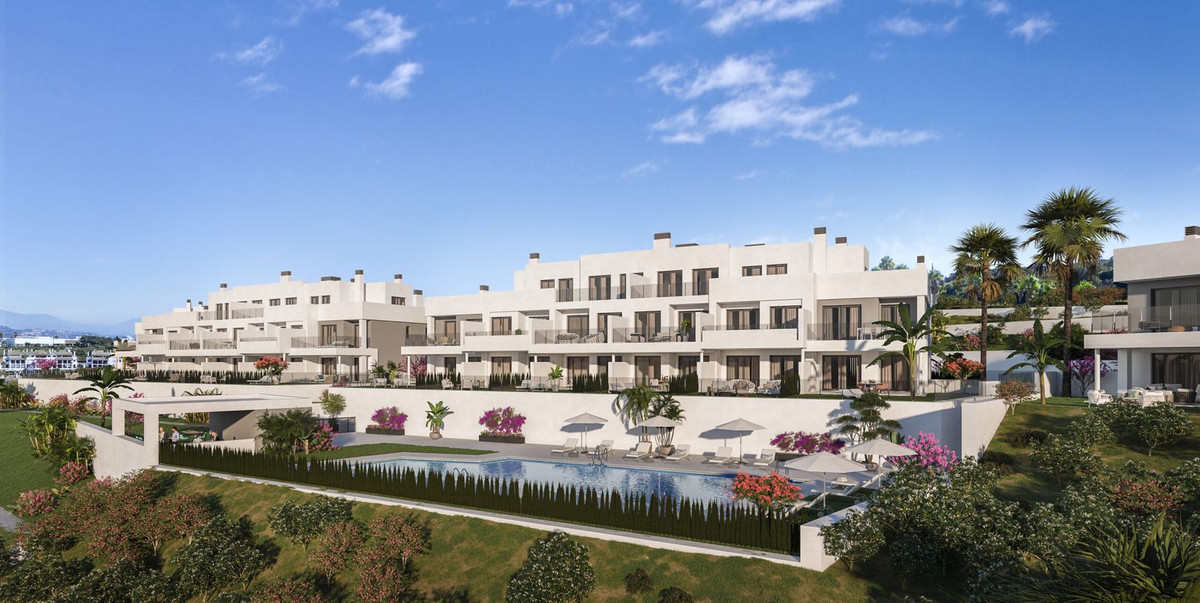 Casa Adosada de 3 Dormitorios y 2 Baños en venta en La Alcaidesa