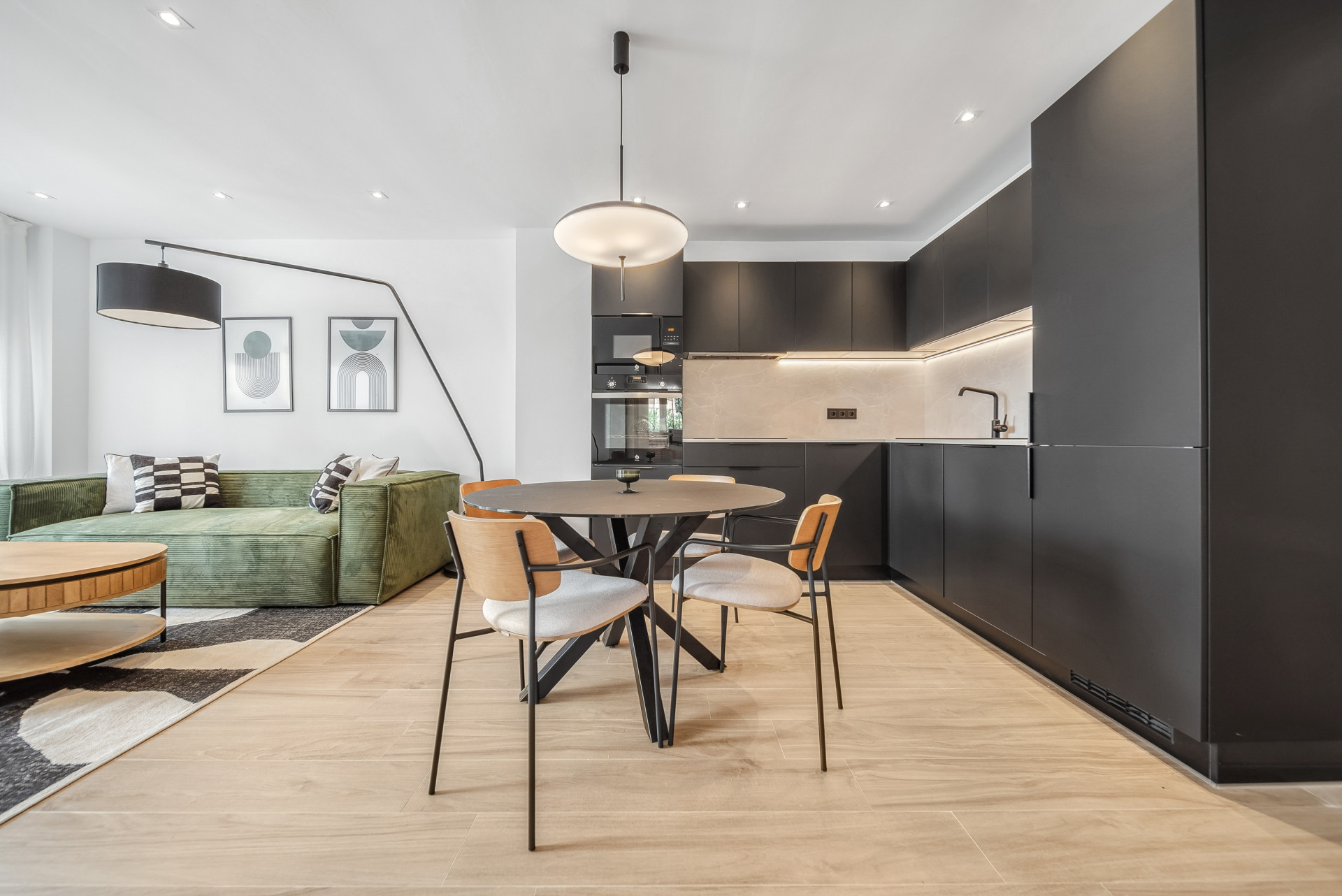 Piso de 4 Dormitorios en venta en Nueva Andalucía, Marbella