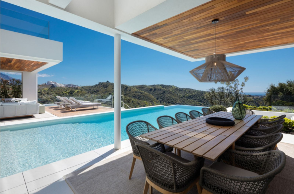 Casa de 6 Dormitorios en venta en La Quinta, Benahavís