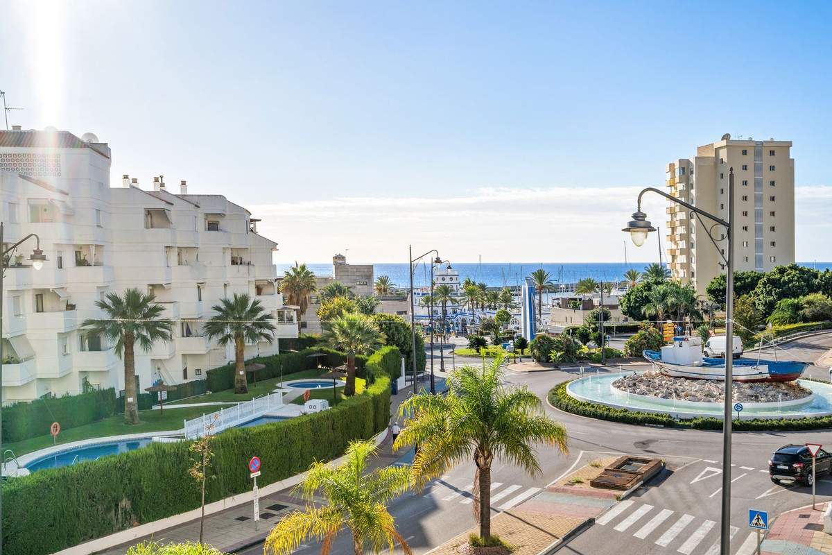 Piso de 3 Dormitorios en venta en Estepona