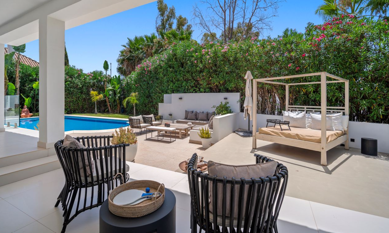 Casa de 4 Dormitorios y 5 Baños en venta en Nueva Andalucía, Marbella