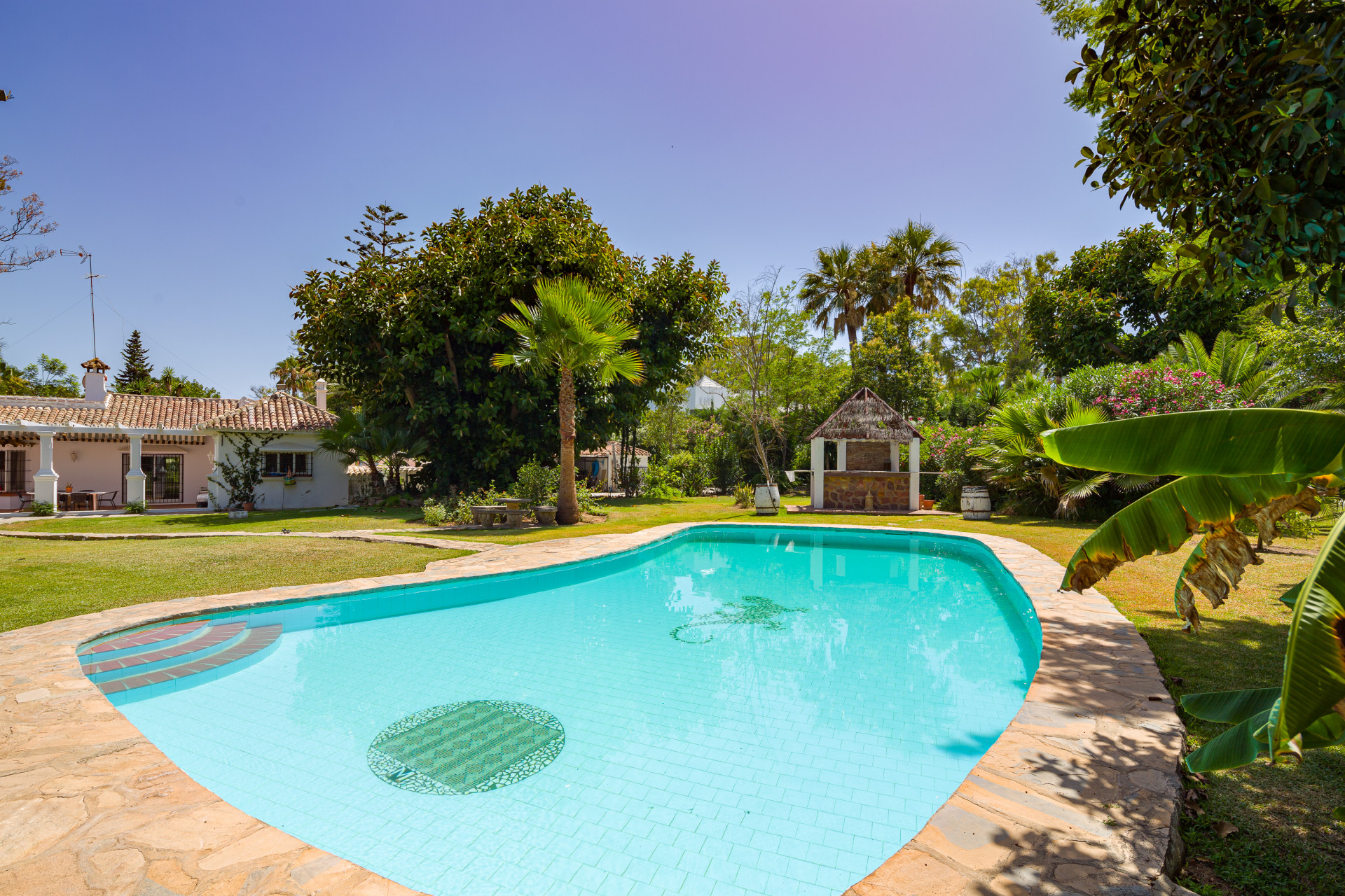 Casa de 6 Dormitorios en venta en Guadalmina Baja, San Pedro de Alcántara
