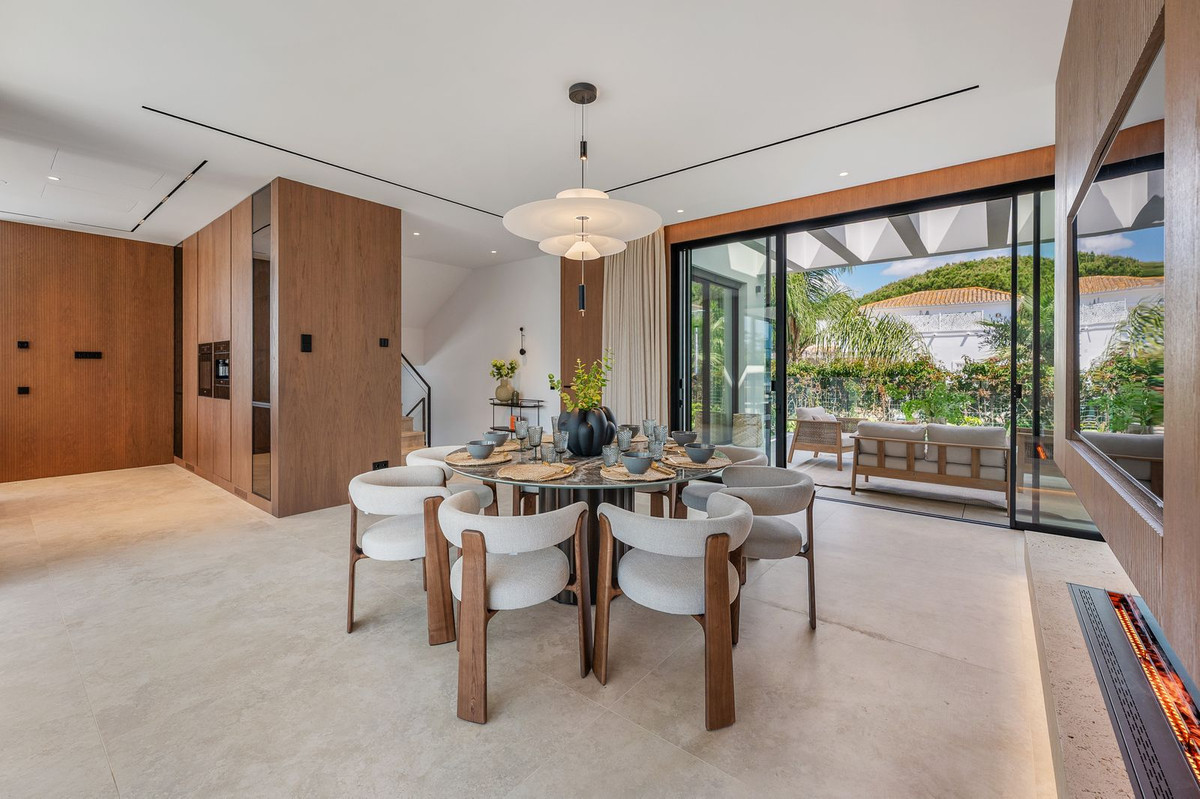6 Bed, 8 Bath - Villa for Sale in Marbesa, Marbella