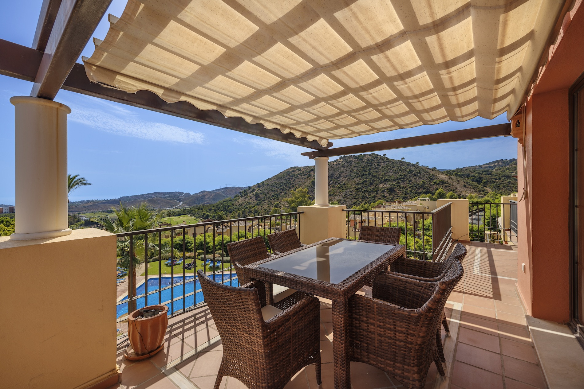 Ático de 3 Dormitorios en venta en Los Arqueros, Benahavís