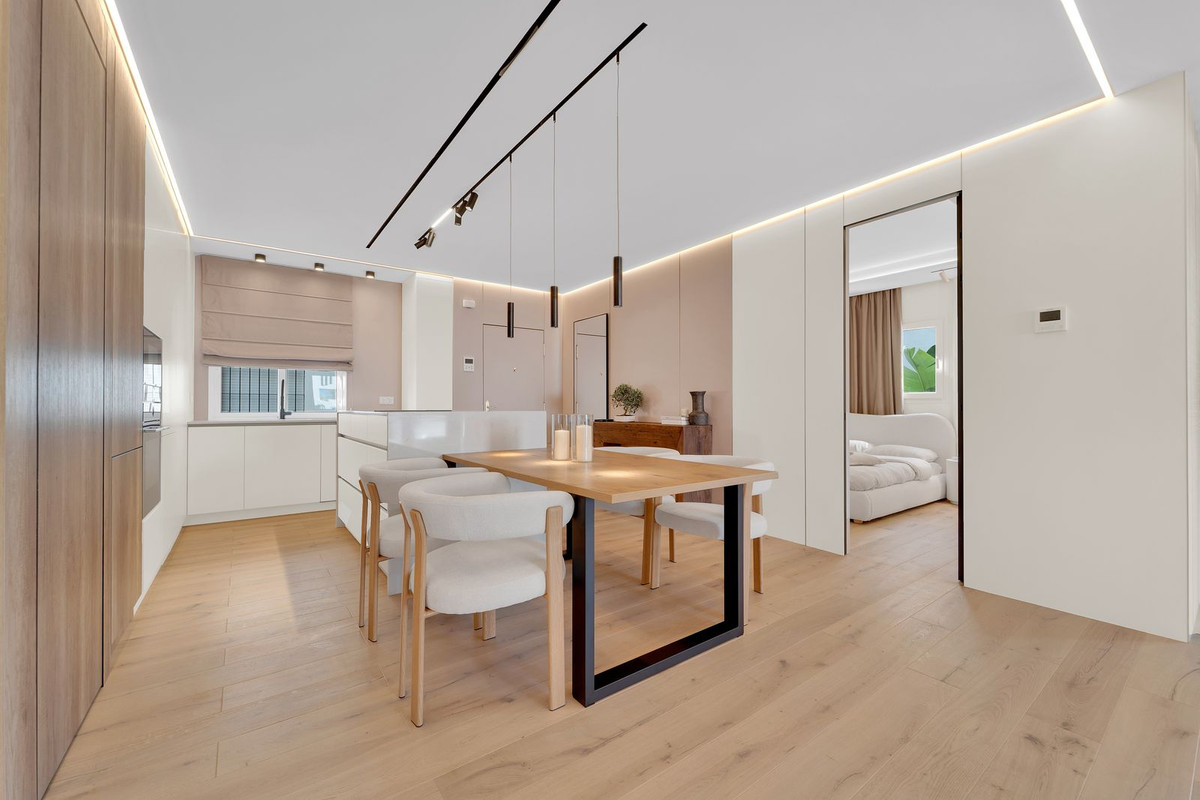Piso de 3 Dormitorios y 3 Baños en venta en Nagüeles, Marbella