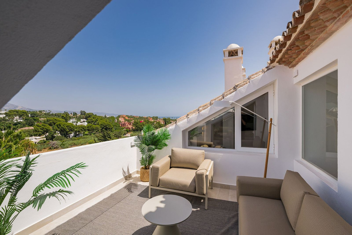 Ático de 3 Dormitorios en venta en Nueva Andalucía, Marbella
