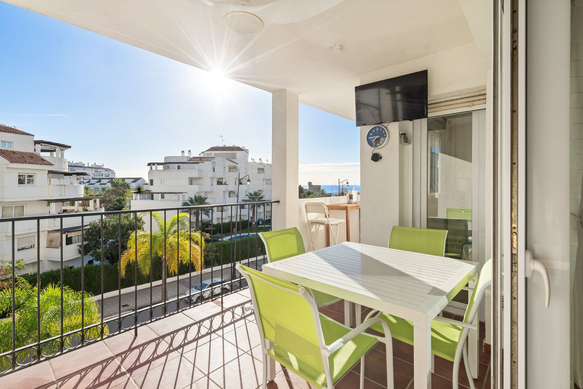 Piso de 3 Dormitorios en venta en Estepona