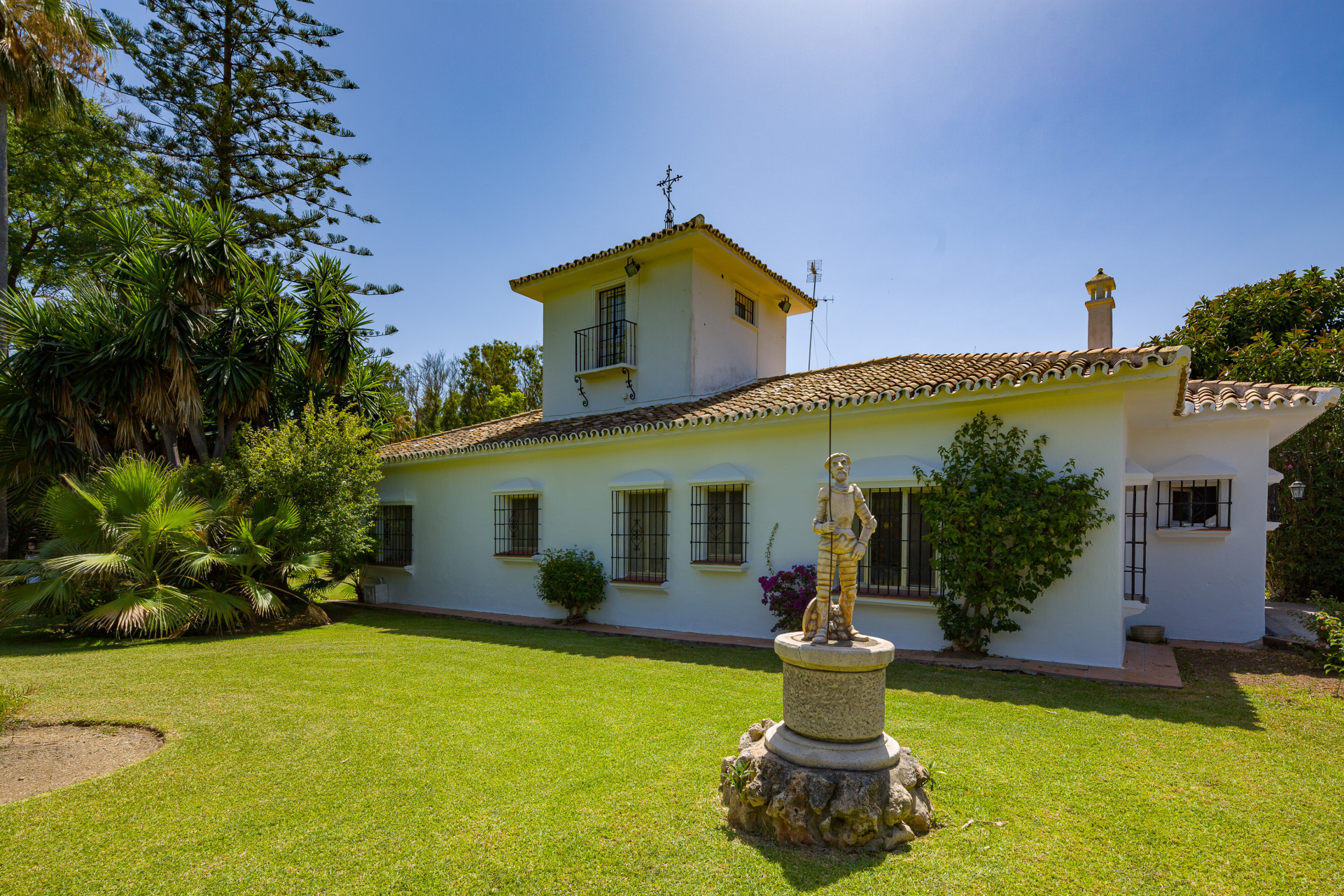 Casa de 6 Dormitorios en venta en Guadalmina Baja, San Pedro de Alcántara
