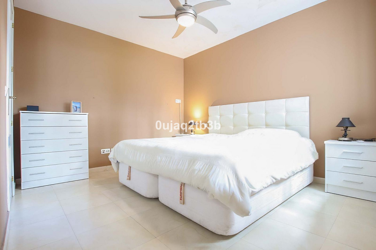 Piso de 3 Dormitorios y 3 Baños en venta en Nueva Andalucía, Marbella