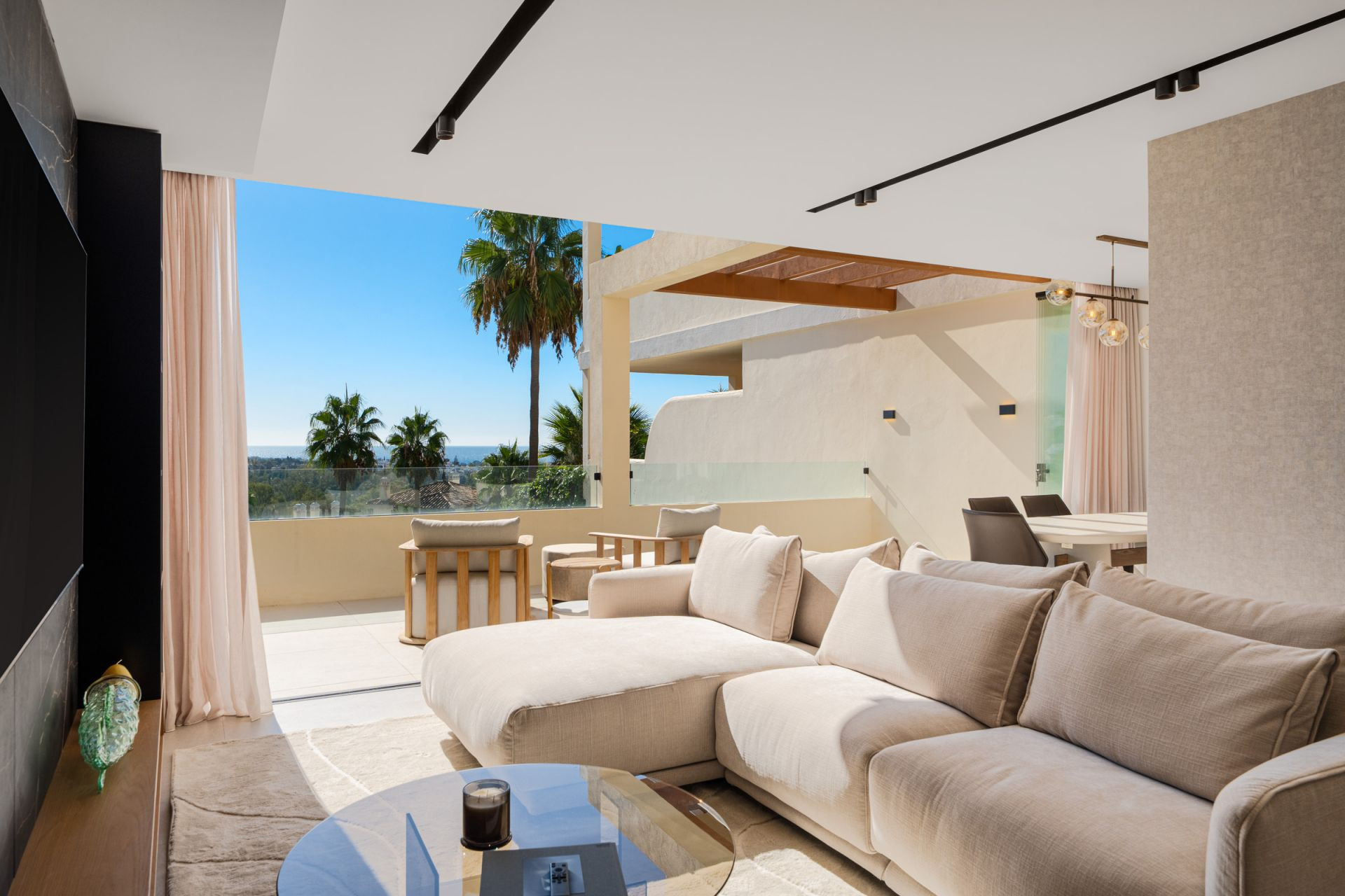 Piso de 3 Dormitorios y 2 Baños en venta en Nueva Andalucía