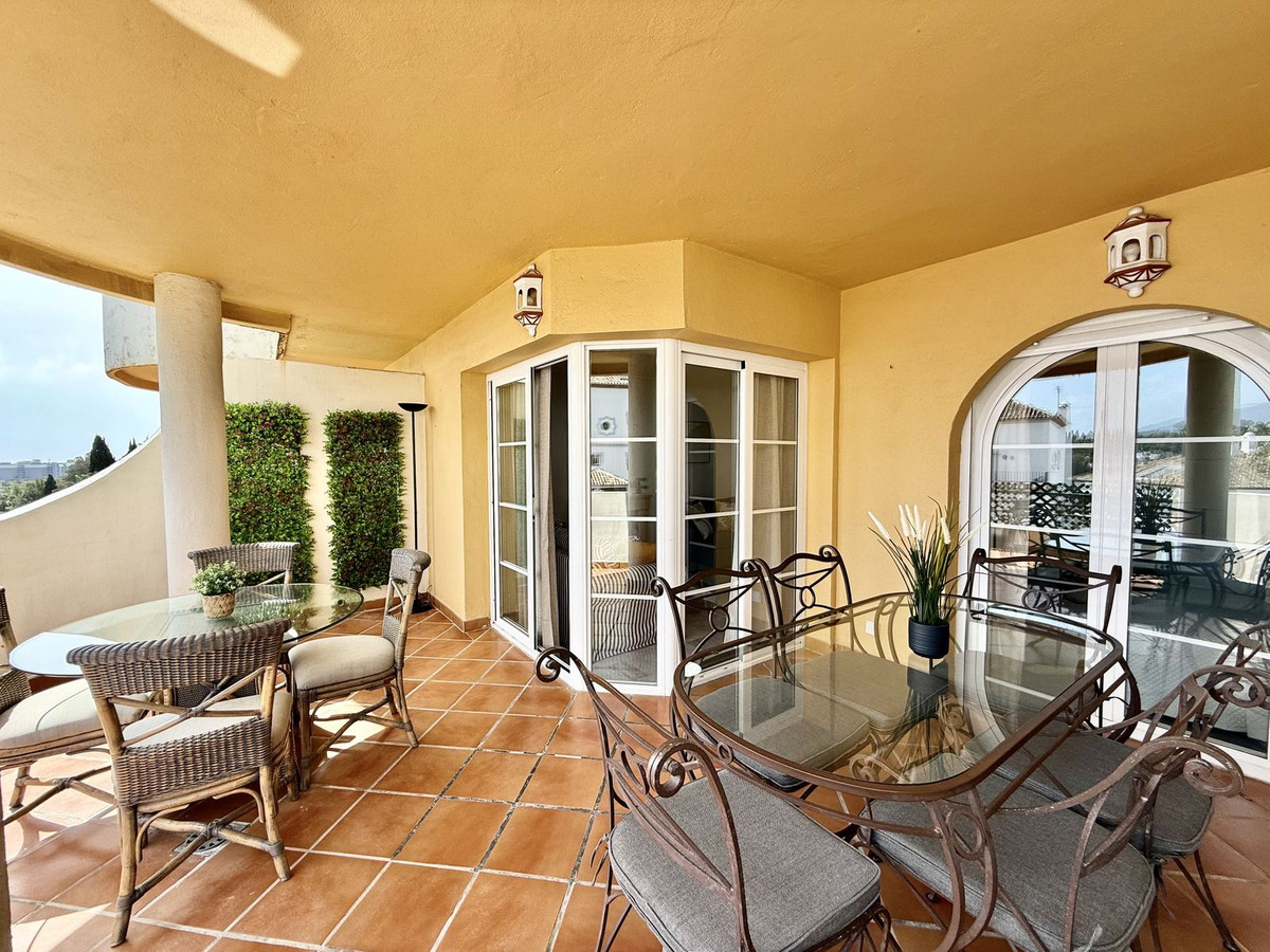2 спални, 2 бани - Апартамент за продажба в Nueva Andalucia, Marbella