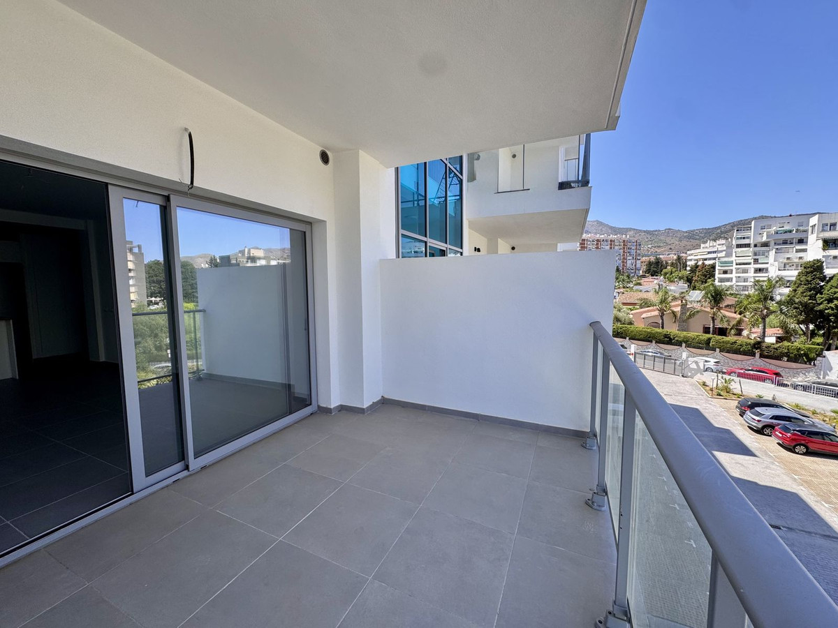 Piso de 2 Dormitorios y 2 Baños en venta en Benalmádena Costa