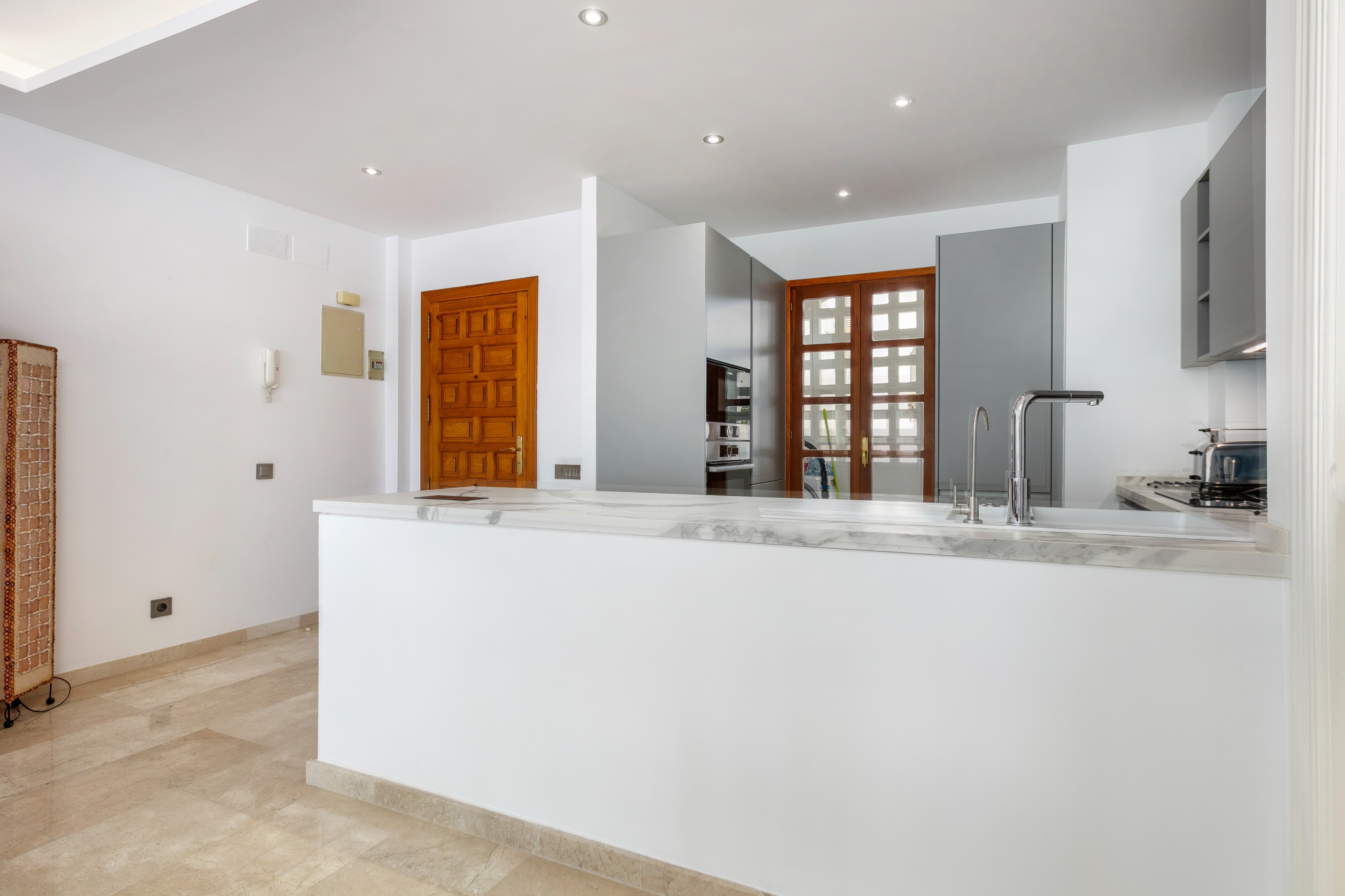 Ático de 3 Dormitorios y 2 Baños en venta en Milla de Oro, Marbella