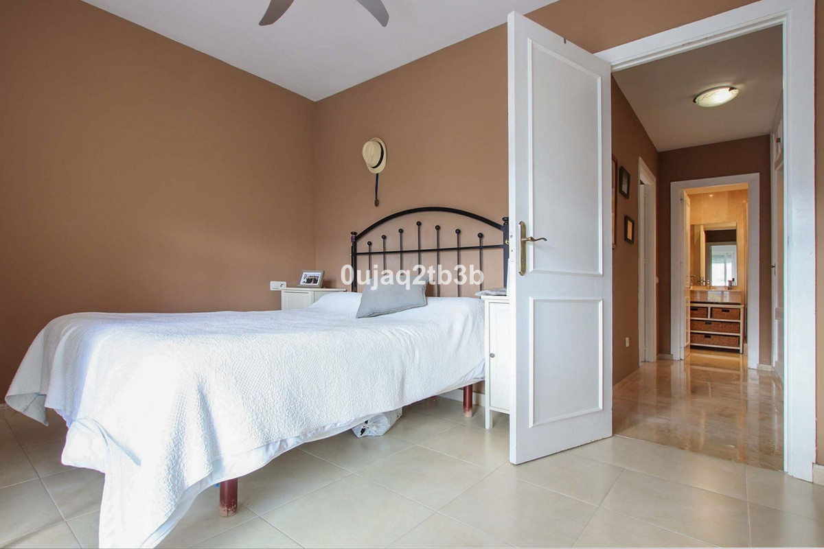Piso de 3 Dormitorios y 3 Baños en venta en Nueva Andalucía, Marbella