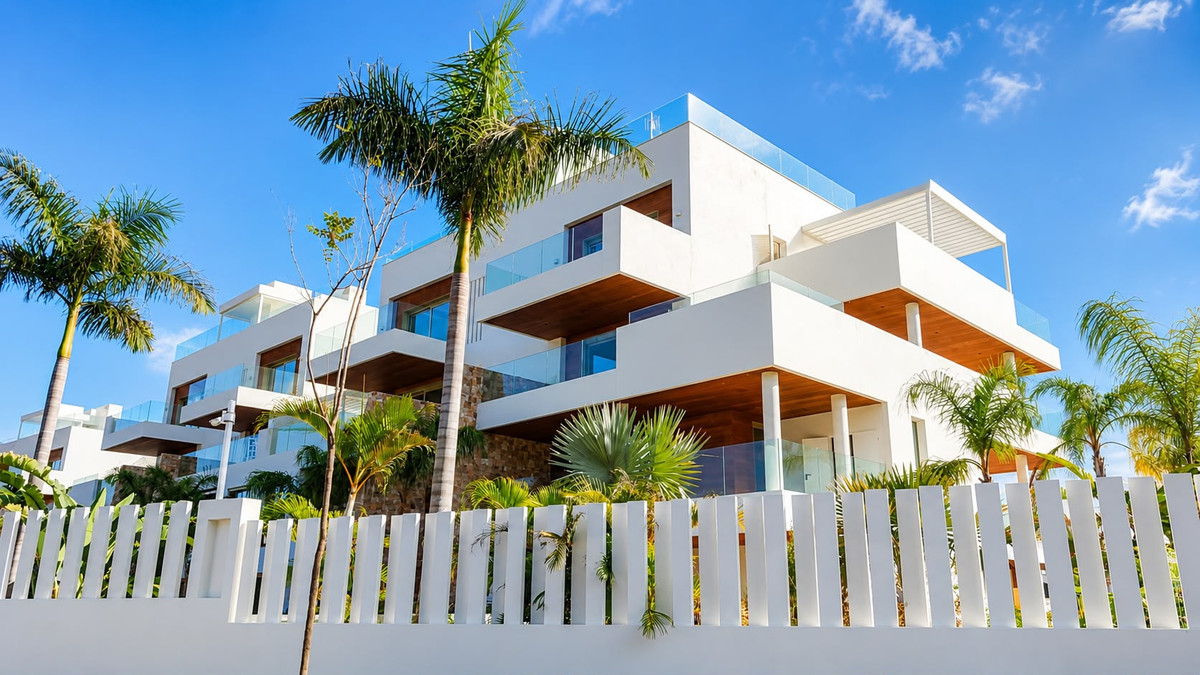Piso de 3 Dormitorios y 3 Baños en venta en Milla de Oro, Marbella