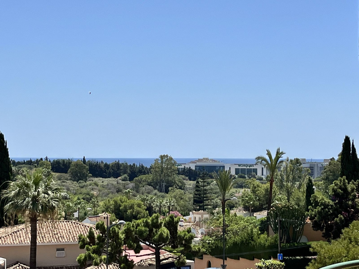 2 спални, 2 бани - Апартамент за продажба в Nueva Andalucia, Marbella