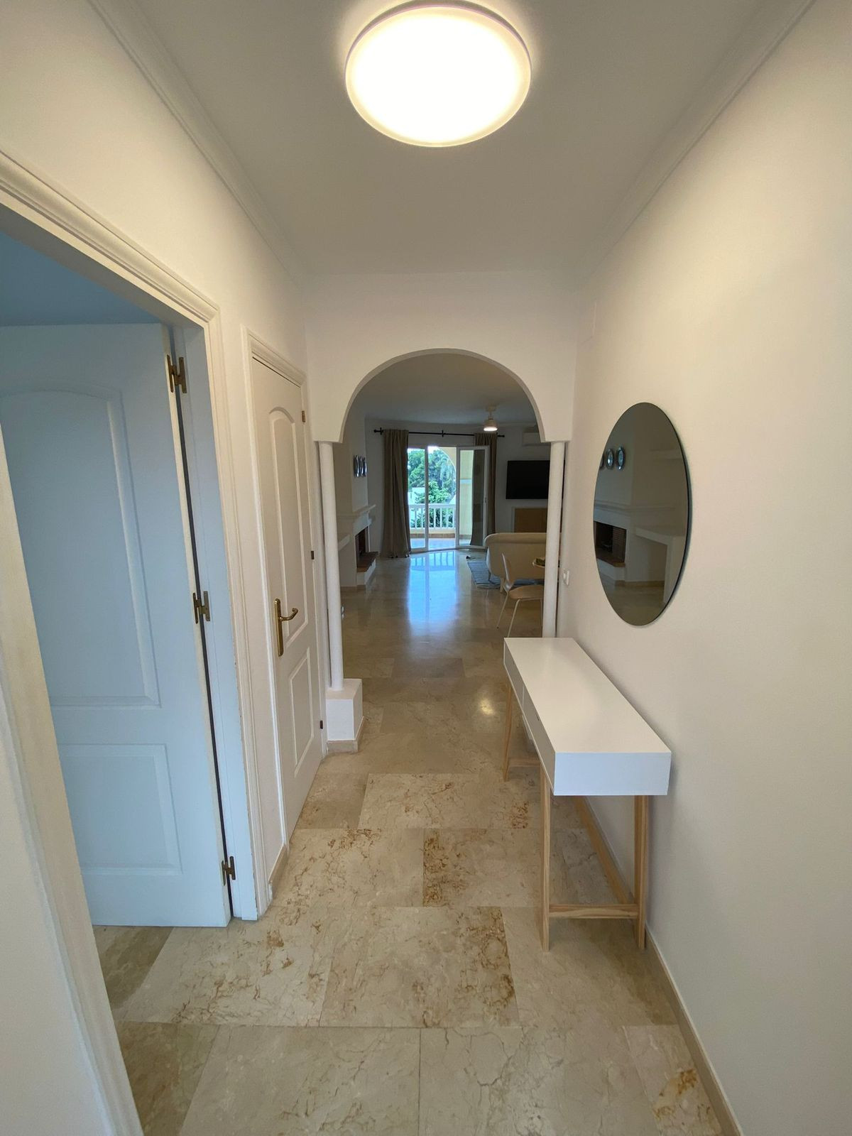 Piso de 2 Dormitorios y 2 Baños en venta en Estepona