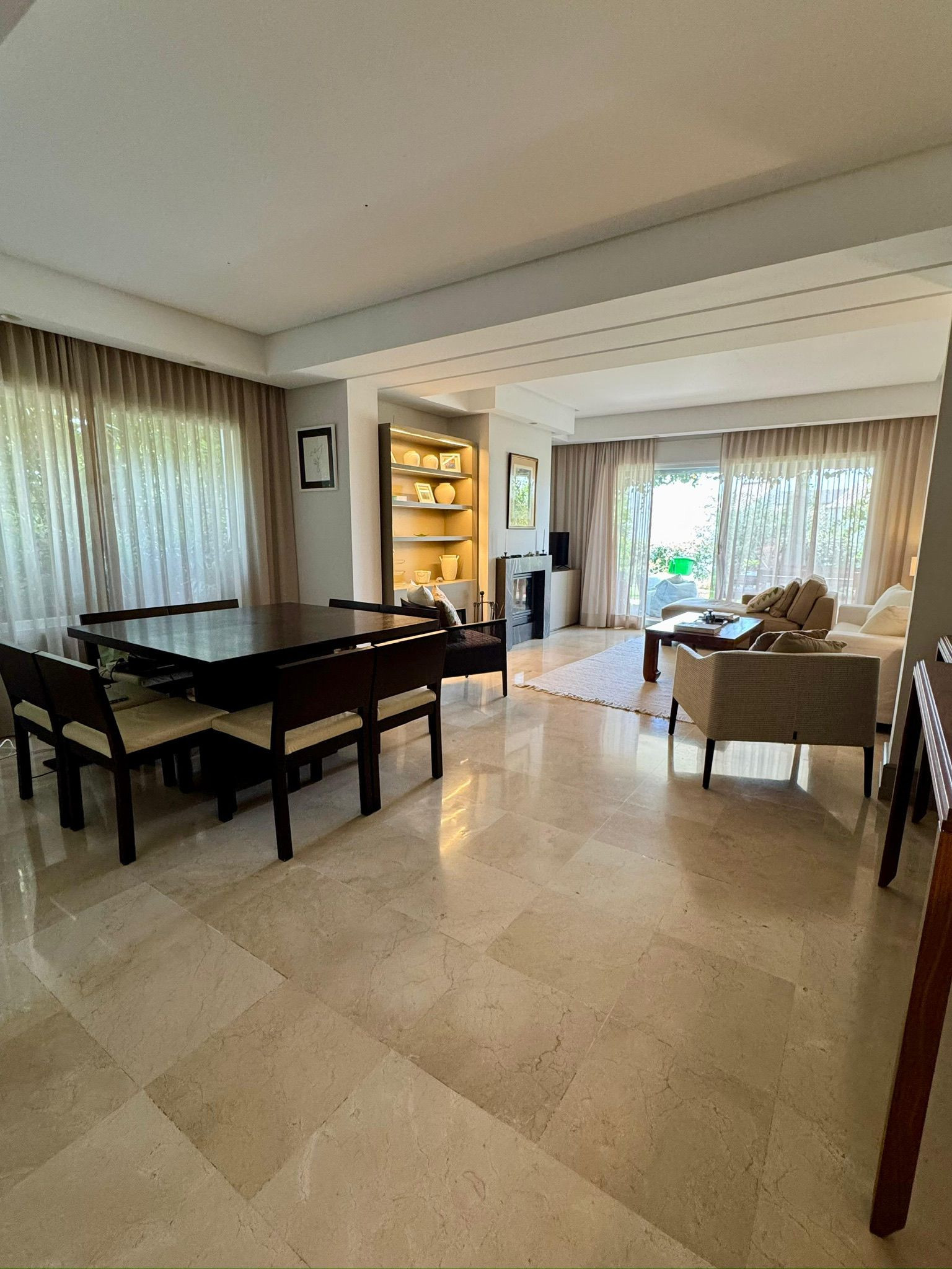 Piso de 2 Dormitorios en venta en Nueva Andalucía, Marbella
