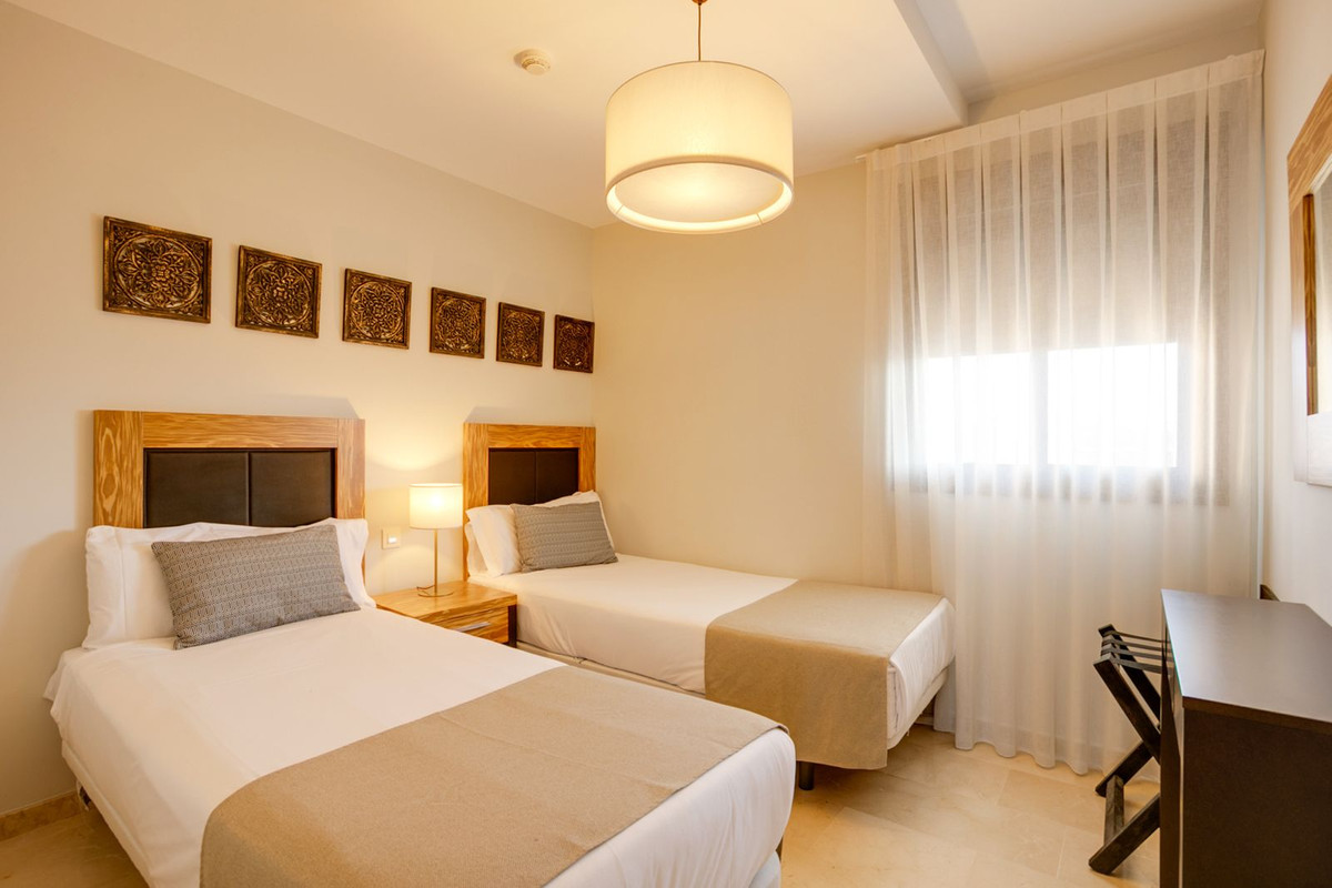 Piso de 2 Dormitorios y 2 Baños en venta en Estepona
