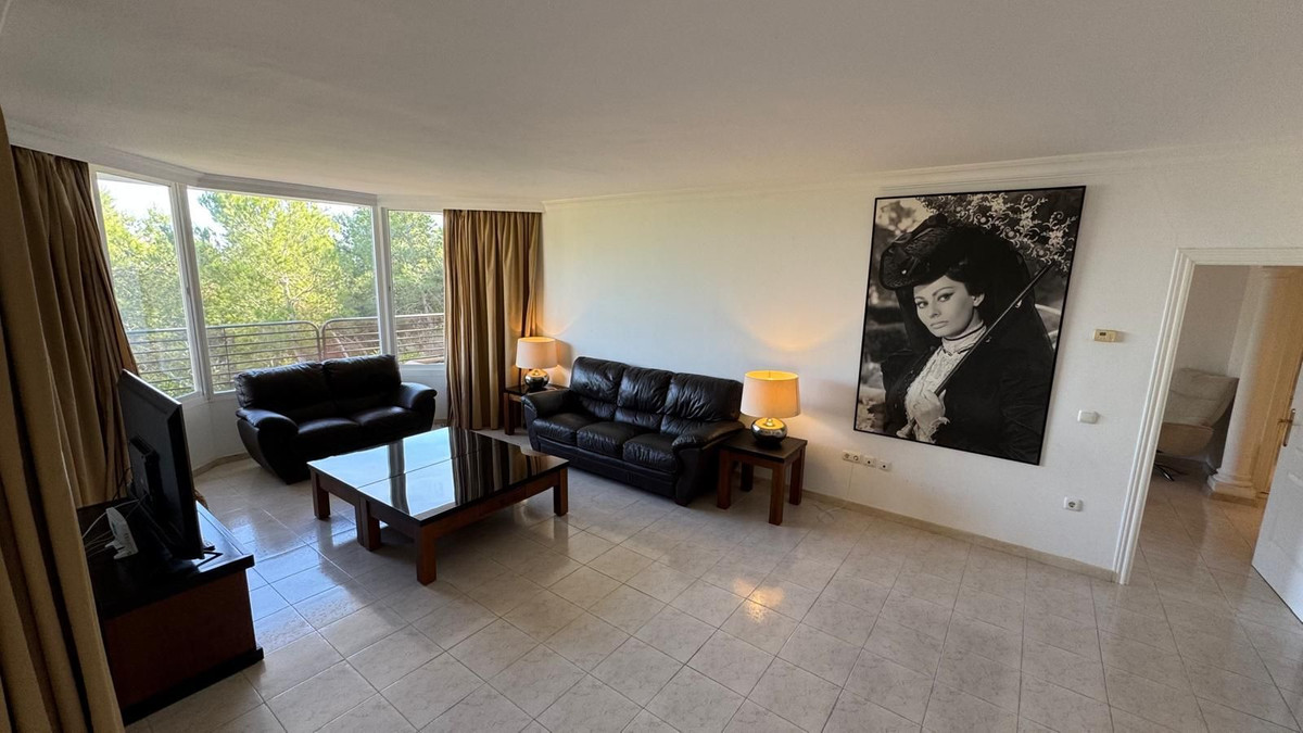 Piso de 3 Dormitorios y 3 Baños en venta en Riviera del Sol, Mijas