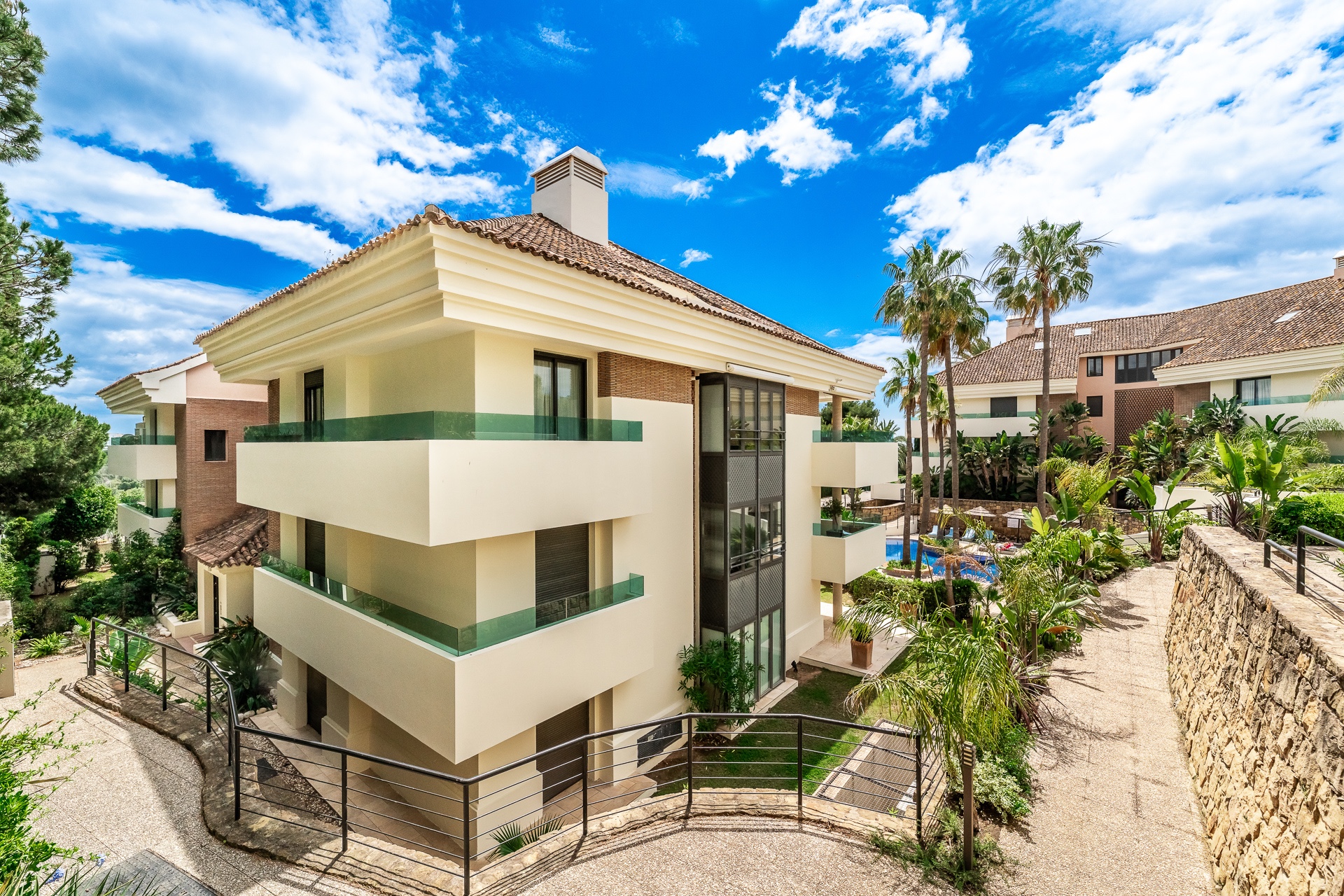 3 спални, 3 бани - Апартамент за продажба в Los Monteros, Marbella