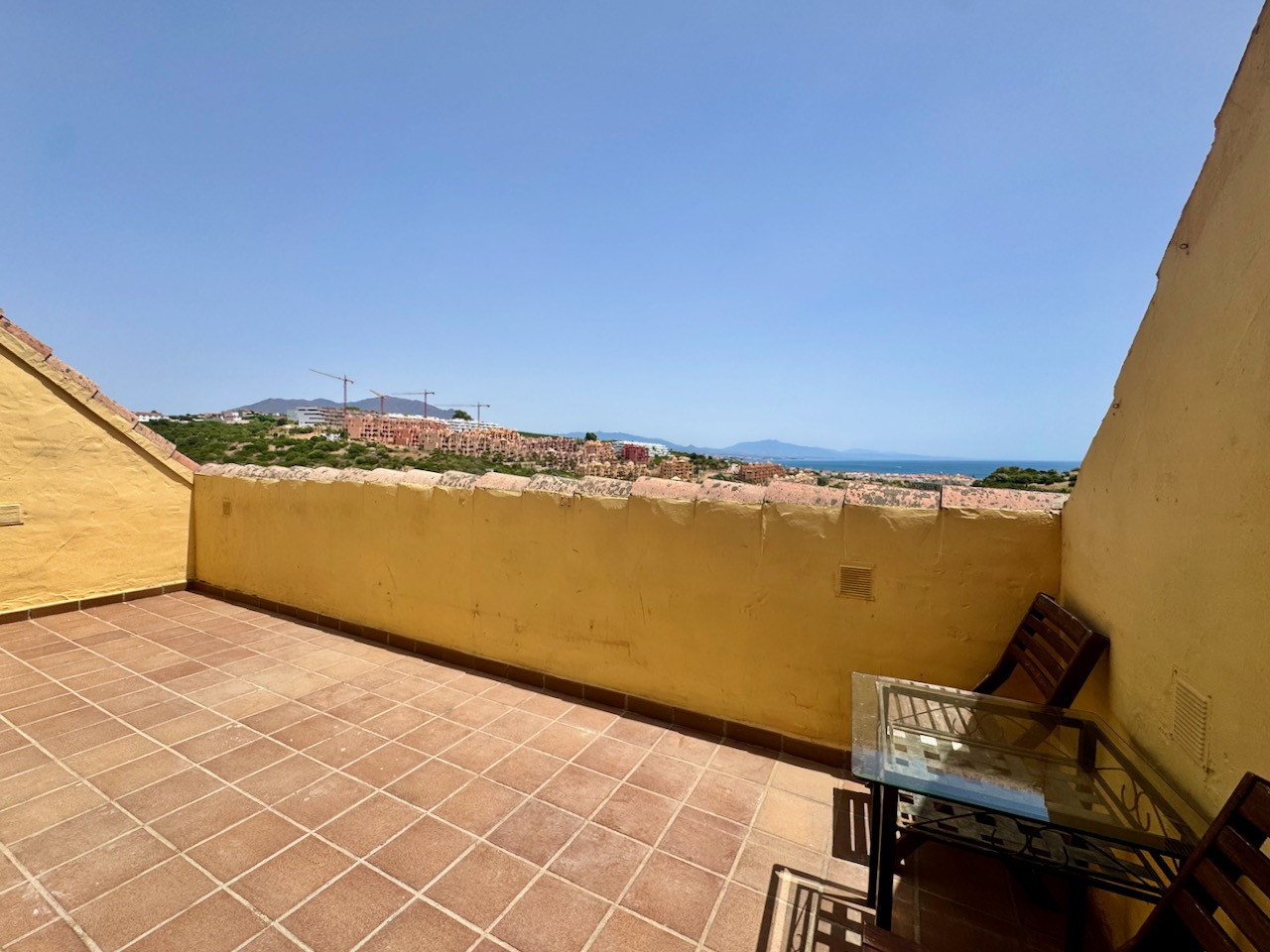 Ático de 2 Dormitorios y 2 Baños en venta en La Duquesa