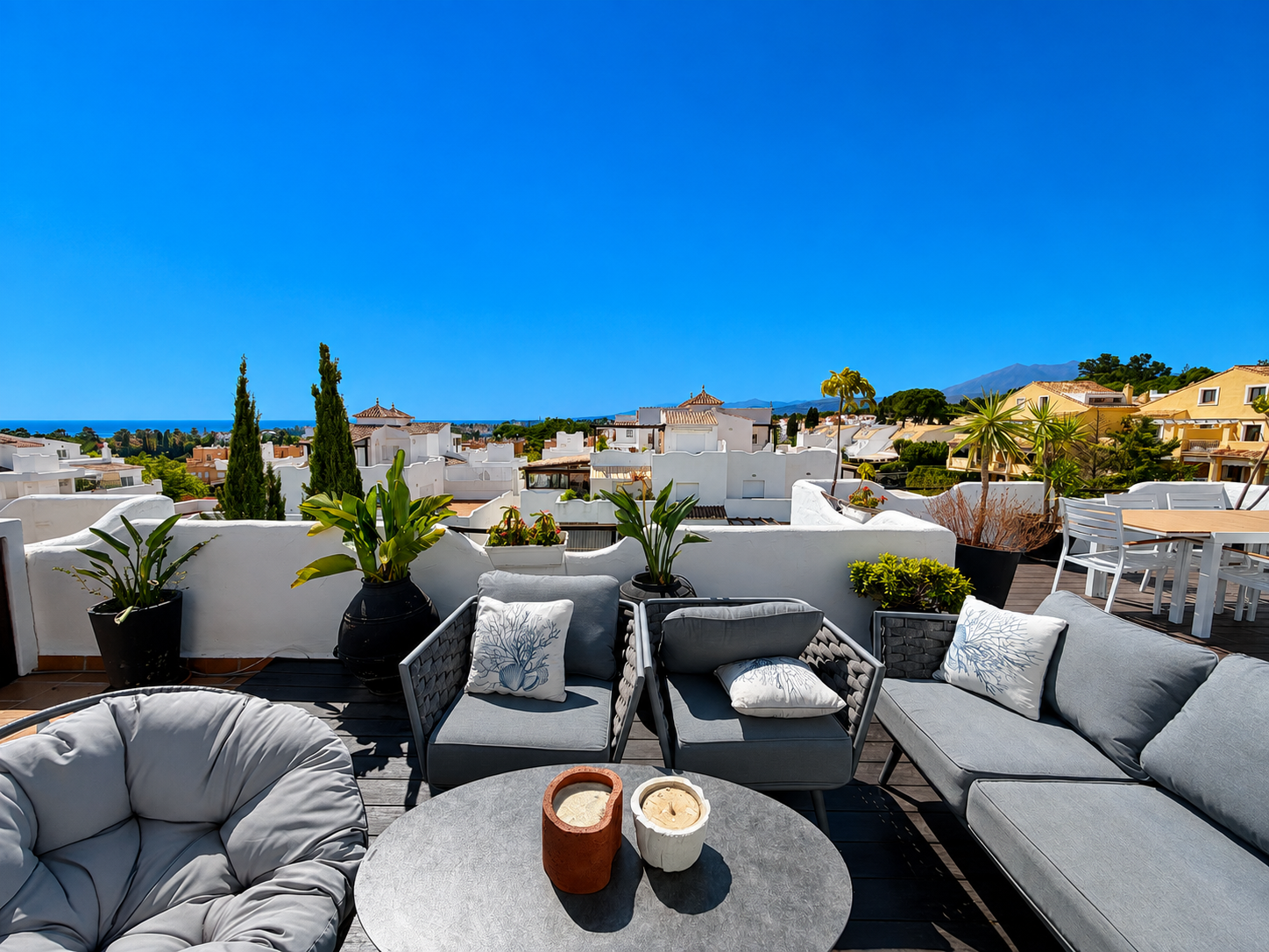 Ático de 4 Dormitorios y 3 Baños en venta en Milla de Oro, Marbella