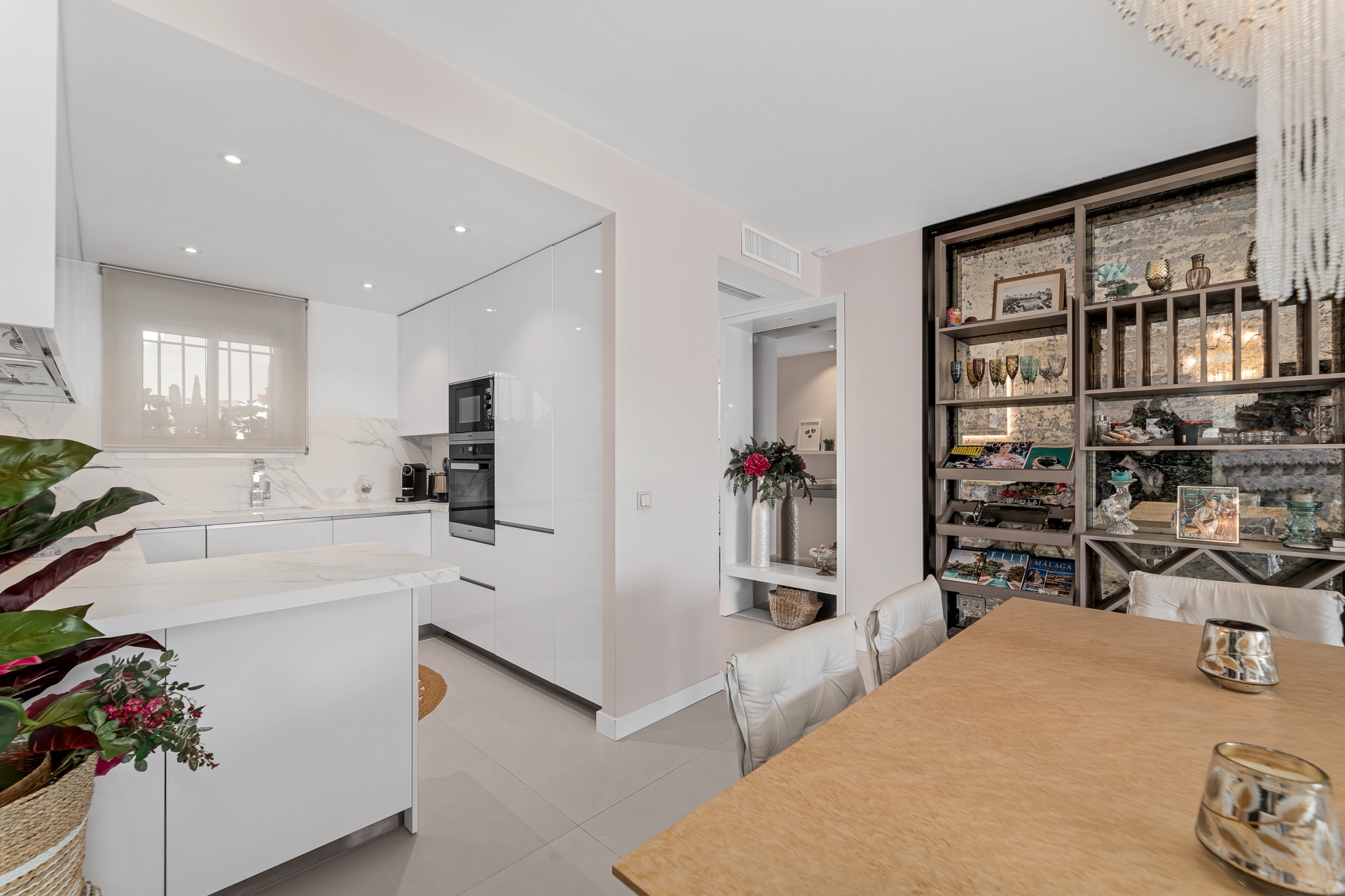 Piso de 3 Dormitorios en venta en Milla de Oro, Marbella