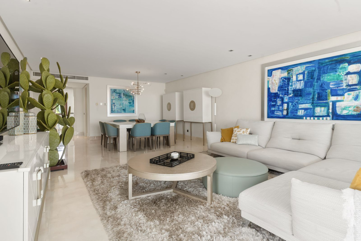 Piso de 3 Dormitorios en venta en Estepona