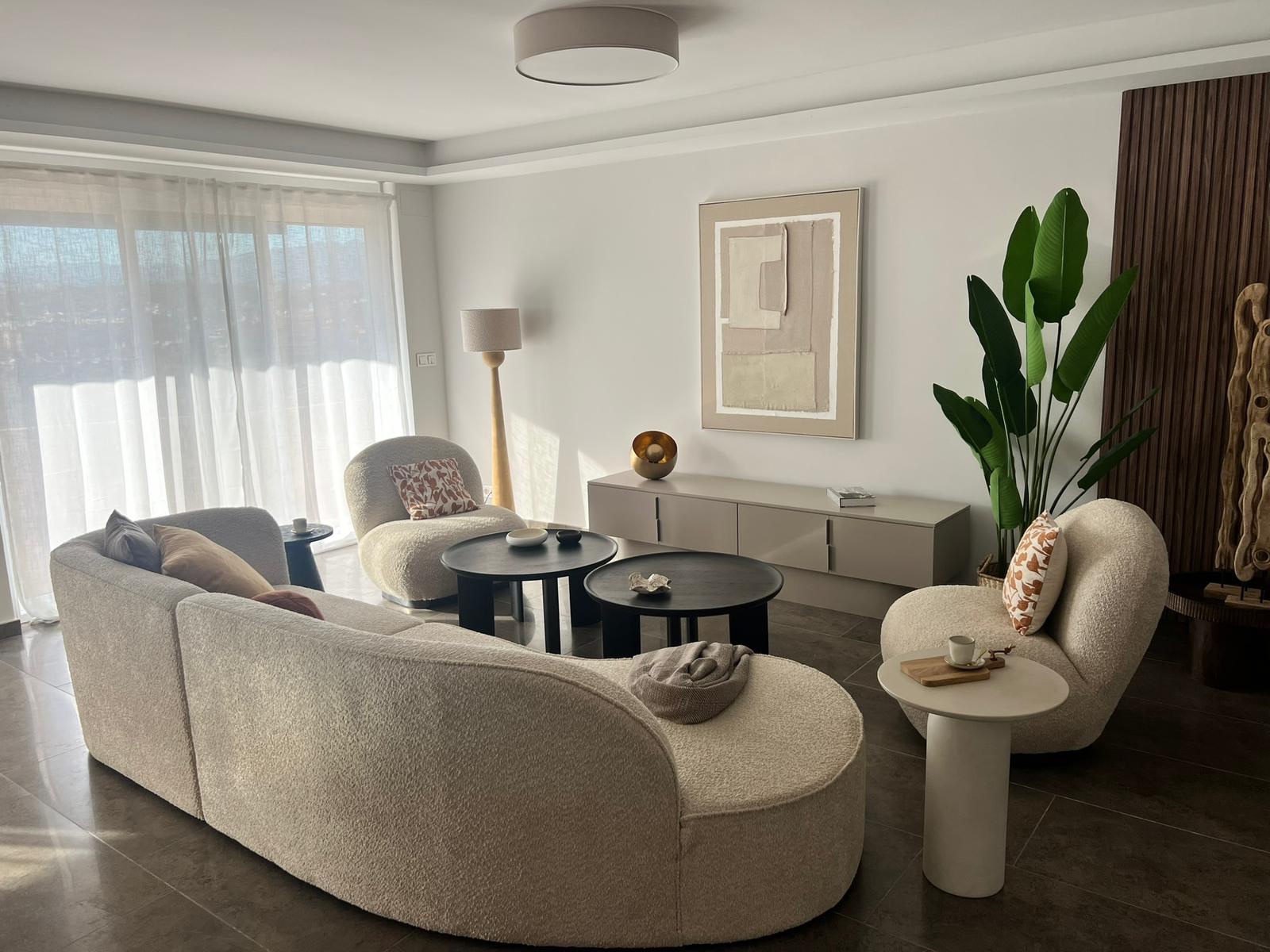 Piso de 4 Dormitorios en venta en Los Boliches, Fuengirola