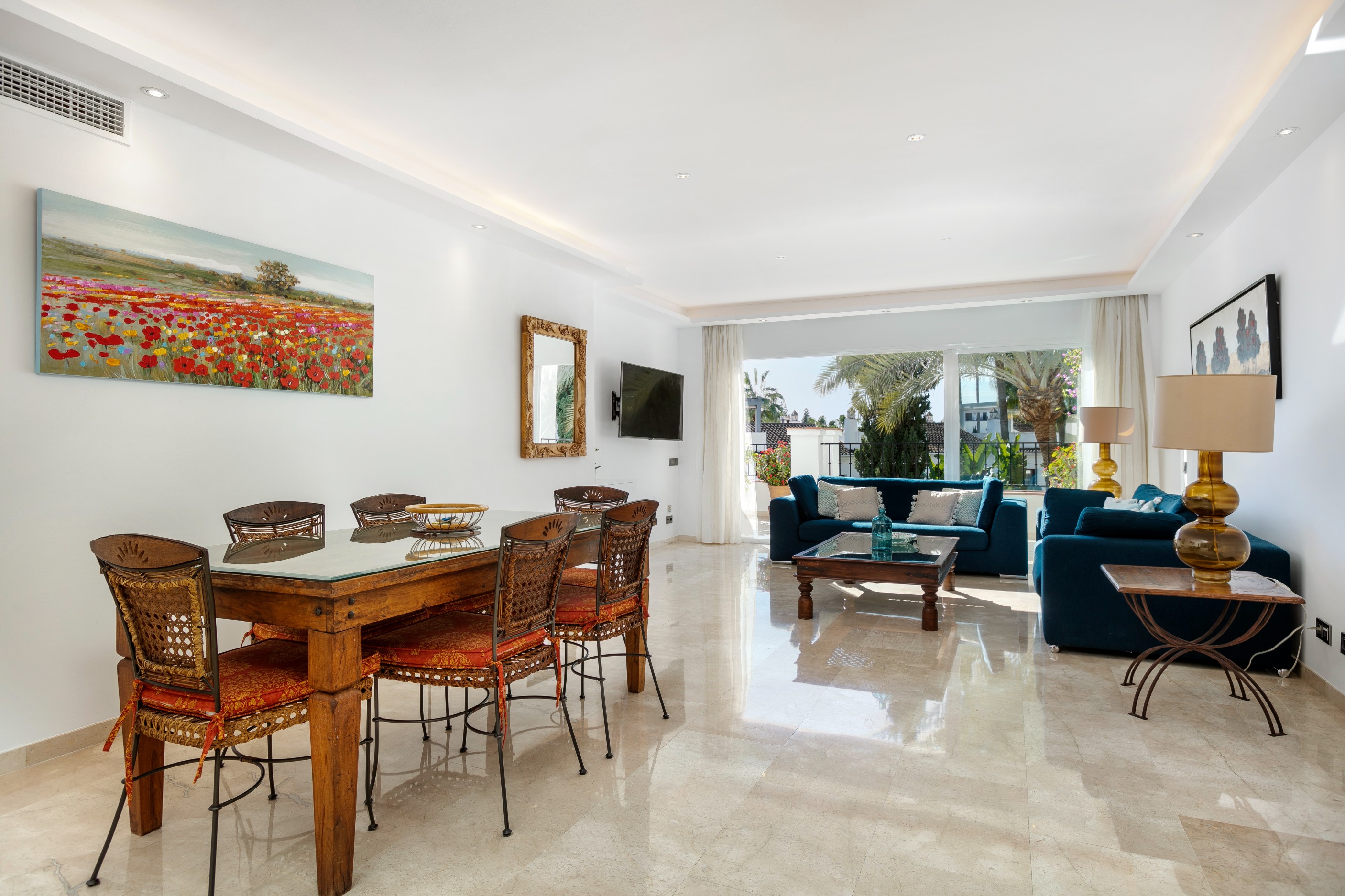Ático de 3 Dormitorios y 2 Baños en venta en Milla de Oro, Marbella