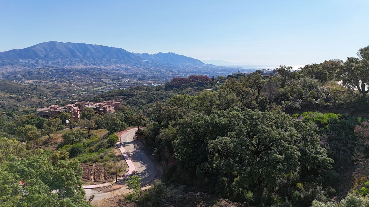 Terreno en venta en La Mairena, Marbella
