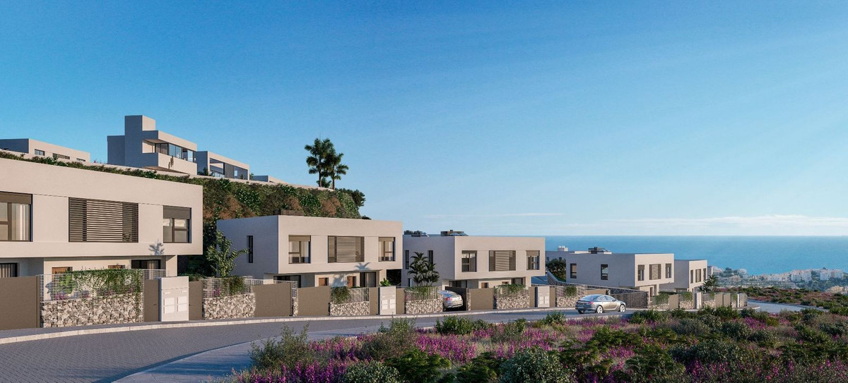 Casa Adosada de 3 Dormitorios y 2 Baños en venta en Riviera del Sol, Mijas